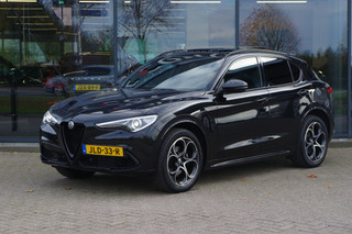 Hoofdafbeelding Alfa Romeo Stelvio Alfa Romeo Stelvio 2.0 T 280 PK AWD Q4 Veloce, Adap. Onderstel, Panoramadak, Trekhaak, H/K Sound, Lederen Sportstoelen
