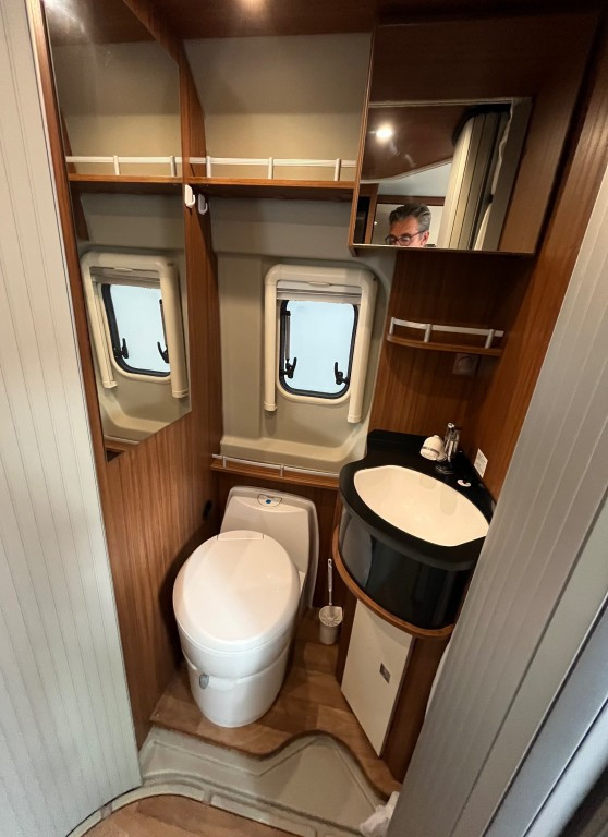 Hoofdafbeelding Pössl Globecar 640 Enkele Bedden Zopnnepaneel