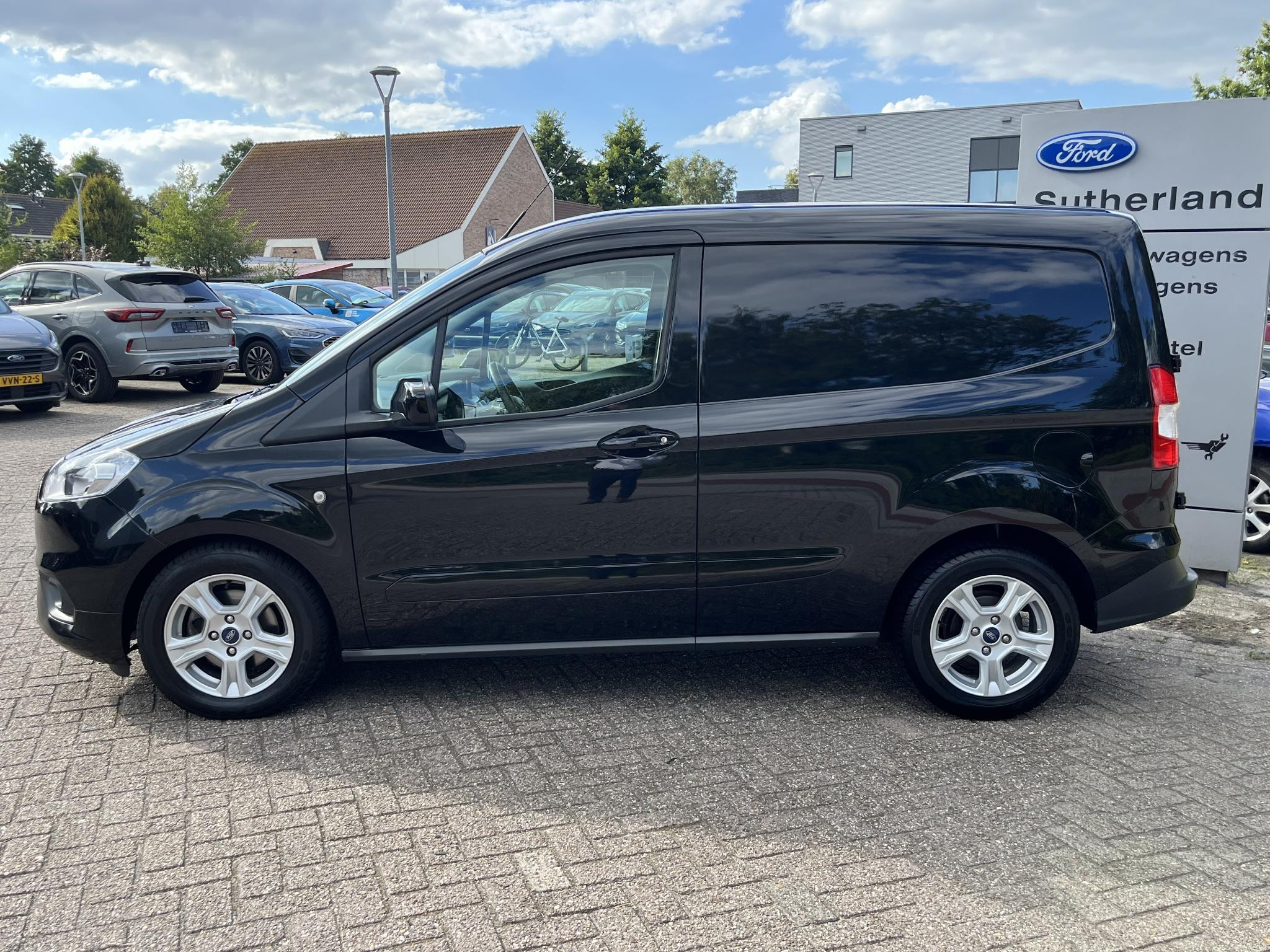 Hoofdafbeelding Ford Transit Courier