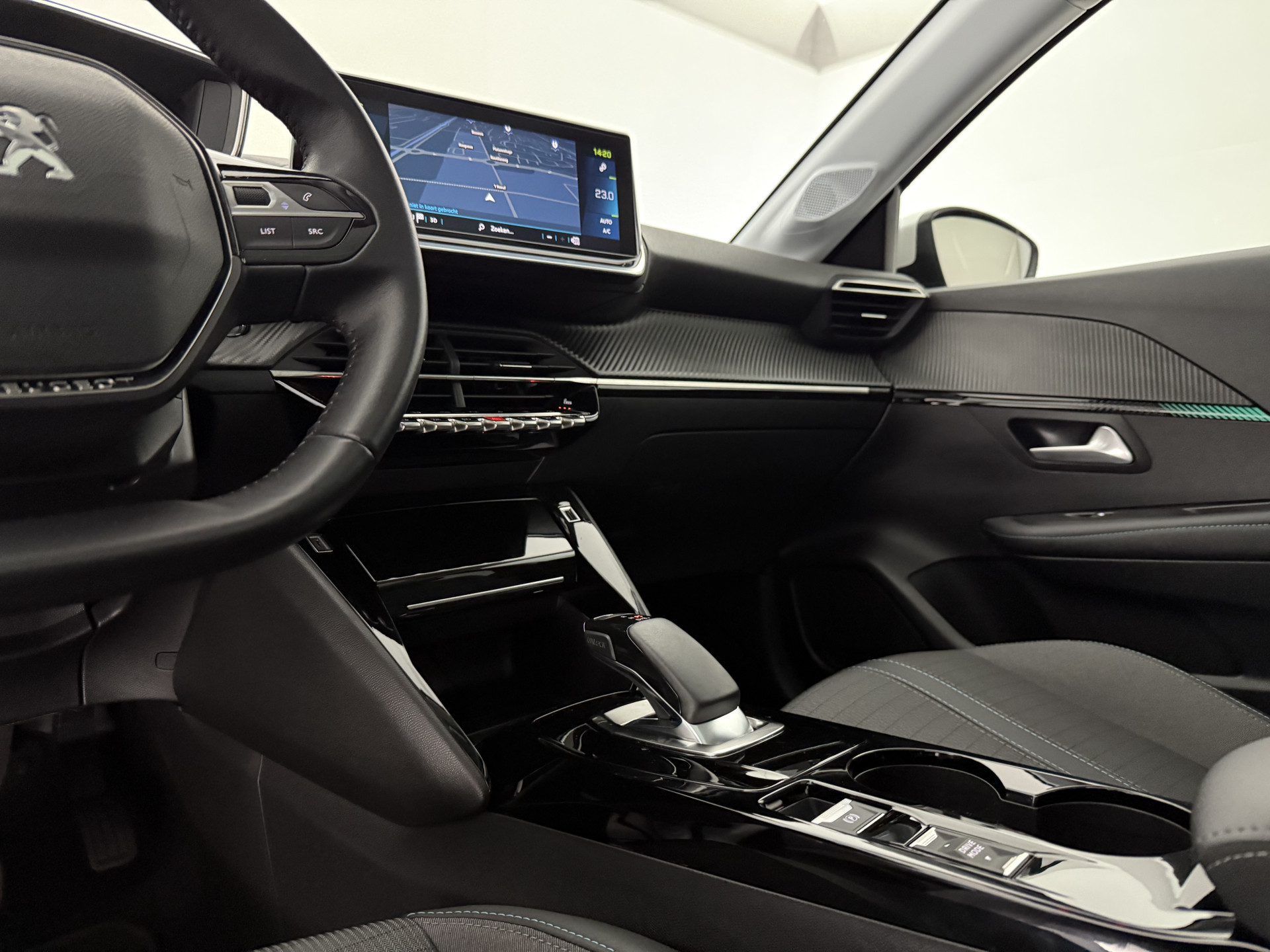 Hoofdafbeelding Peugeot e-208