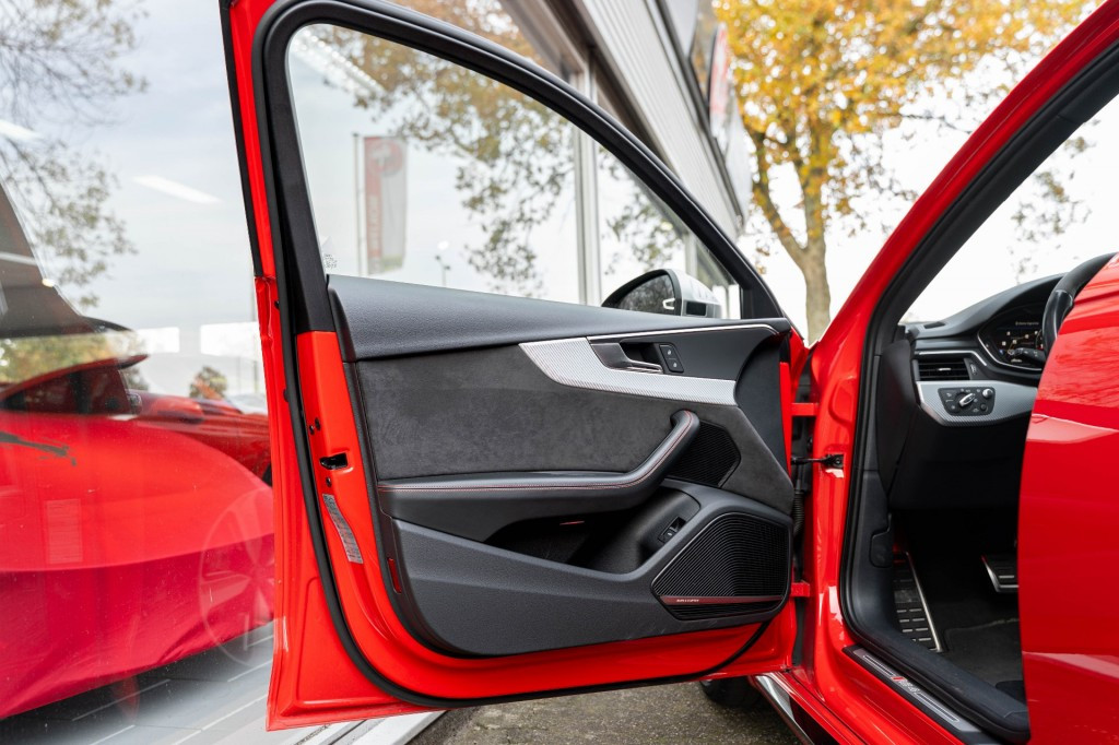 Hoofdafbeelding Audi RS4