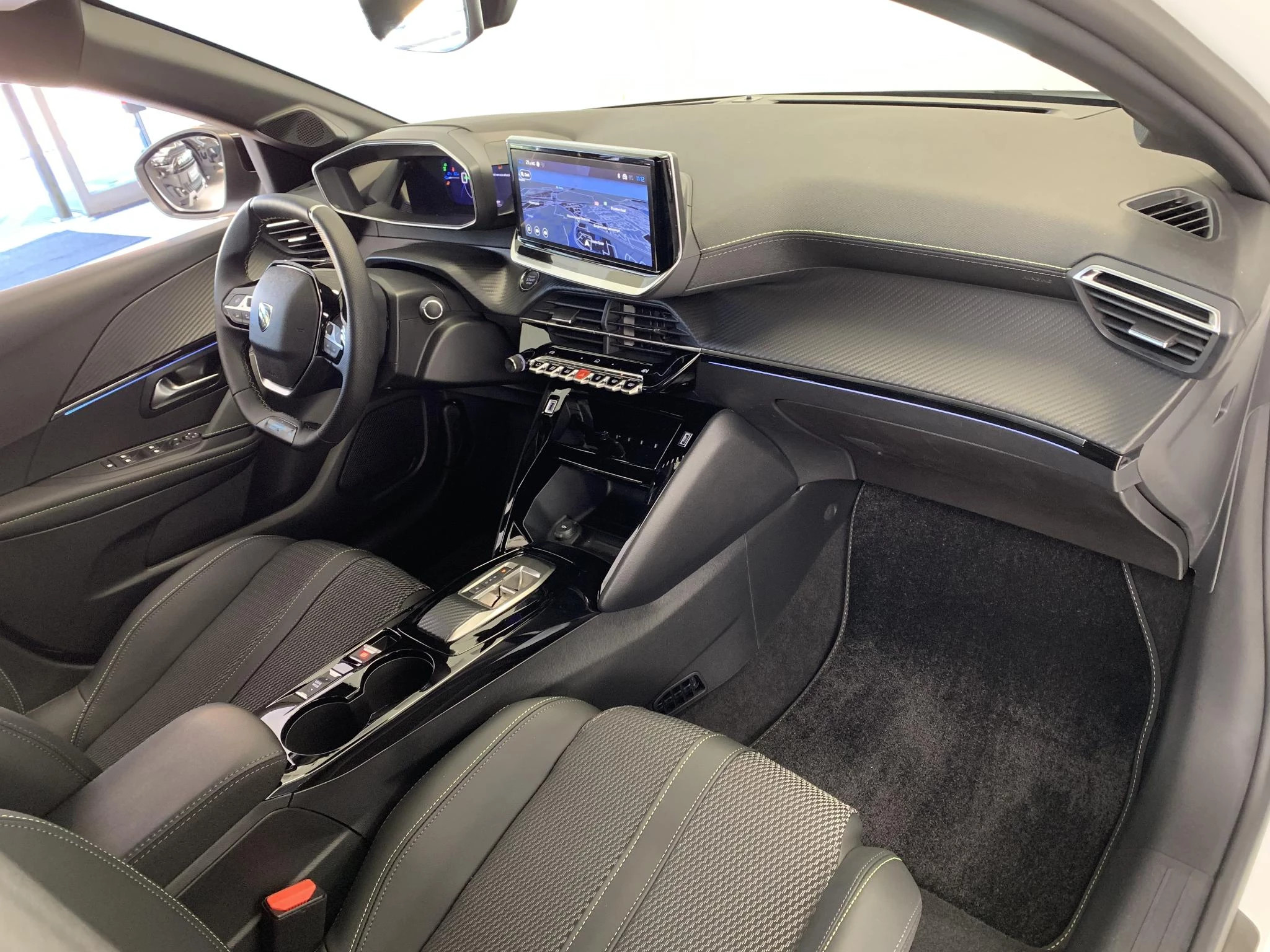 Hoofdafbeelding Peugeot e-208