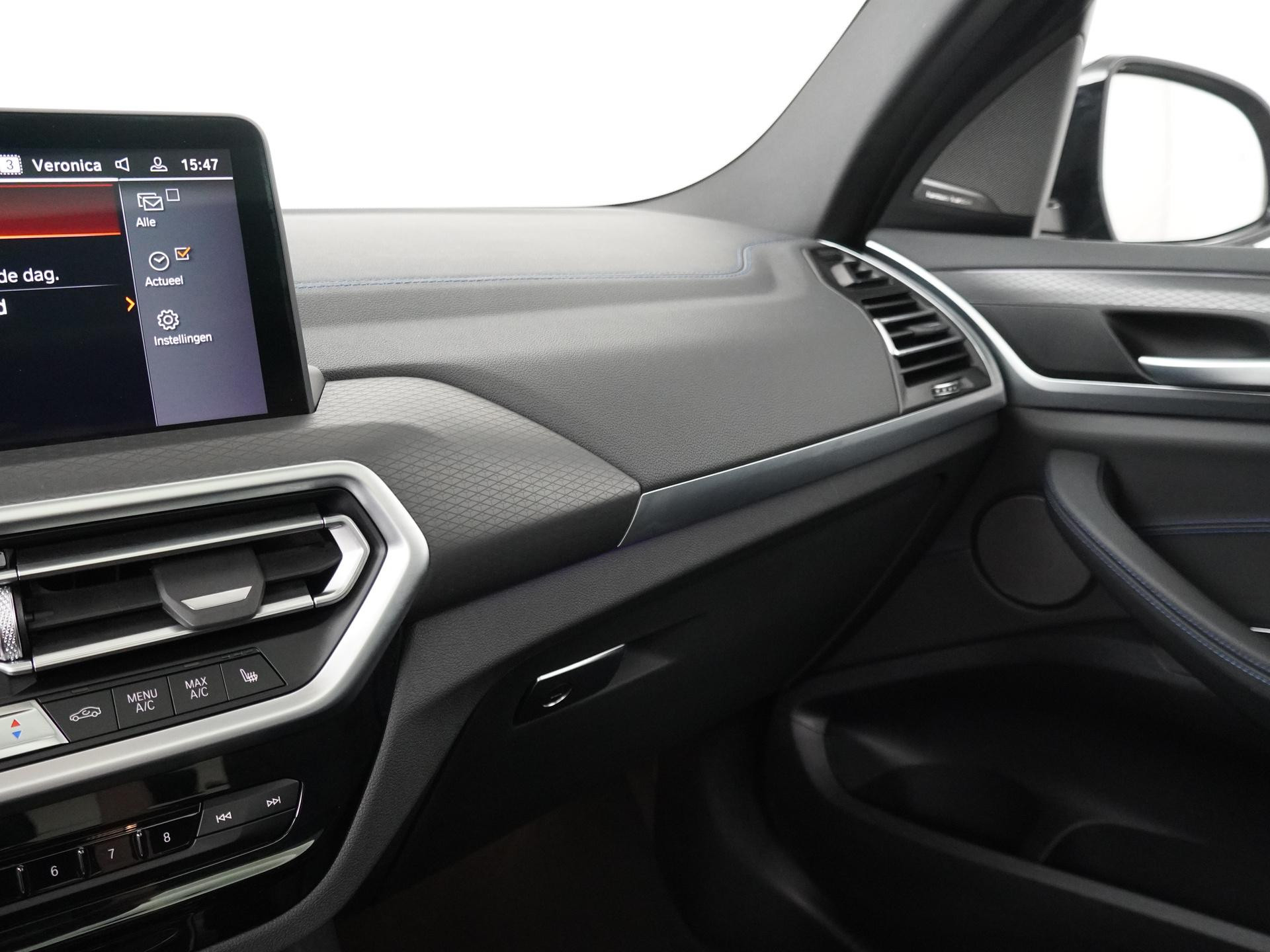 Hoofdafbeelding BMW iX3