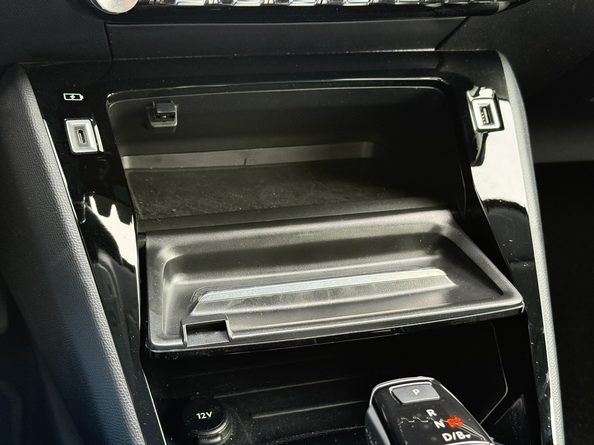 Hoofdafbeelding Peugeot e-208