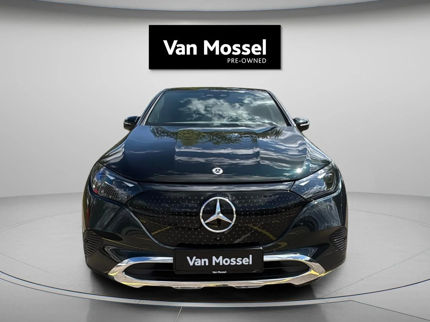 Mercedes-Benz-EQE-image-7