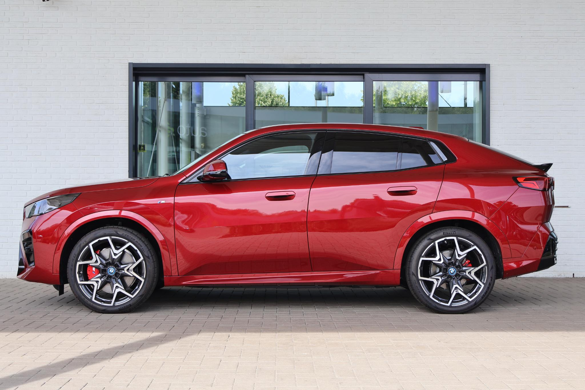 Hoofdafbeelding BMW iX2