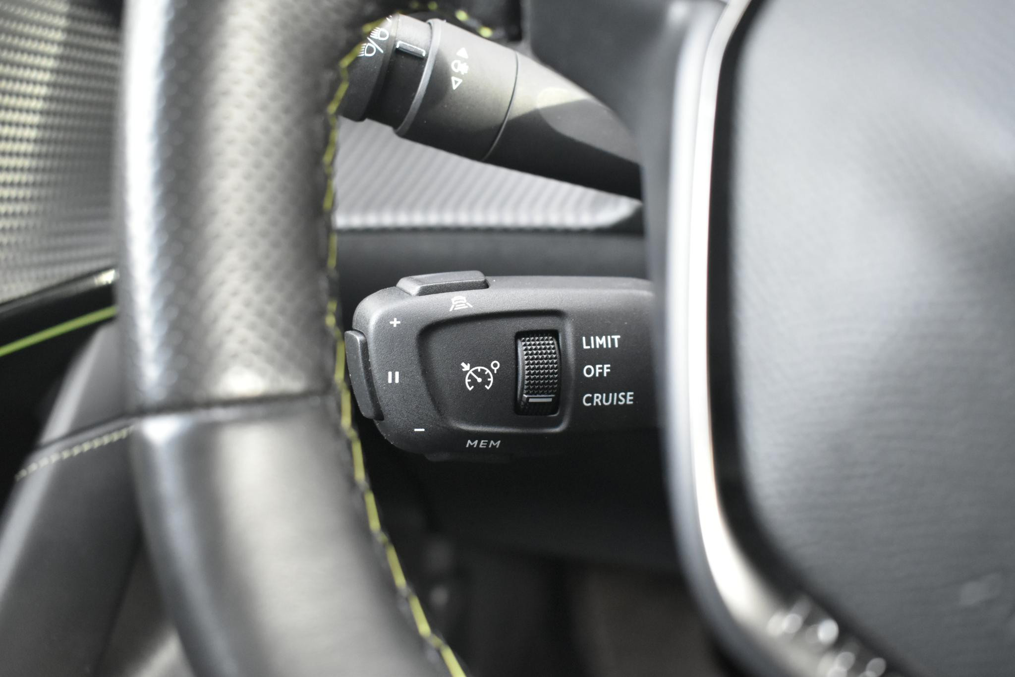 Hoofdafbeelding Peugeot e-208