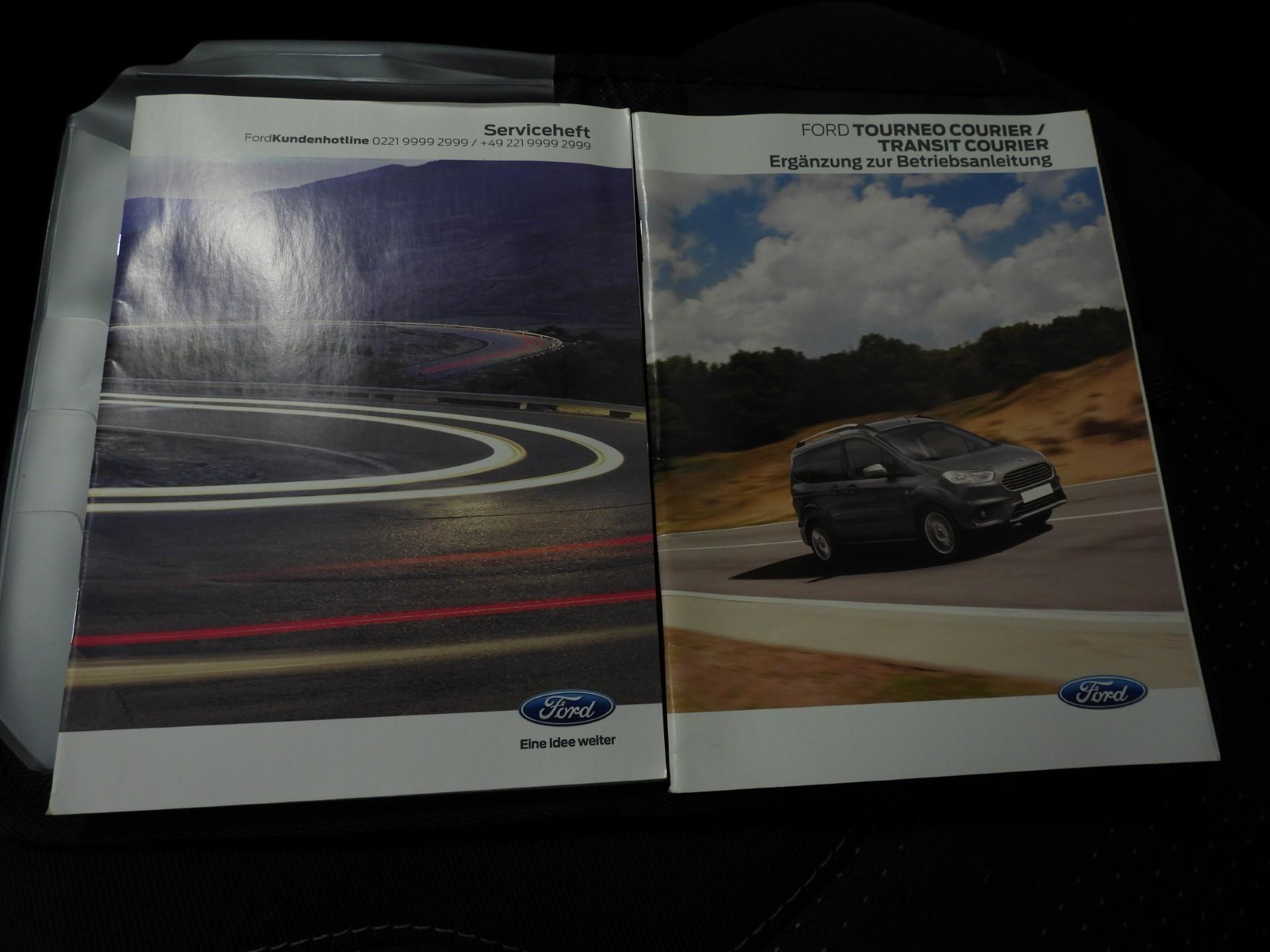 Hoofdafbeelding Ford Transit Courier