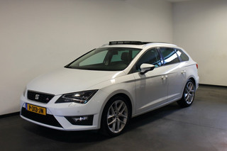 SEAT Leon 1.4 TSI X-PER. CONN. Pano, Stoelverw, Navi, PDC, CC