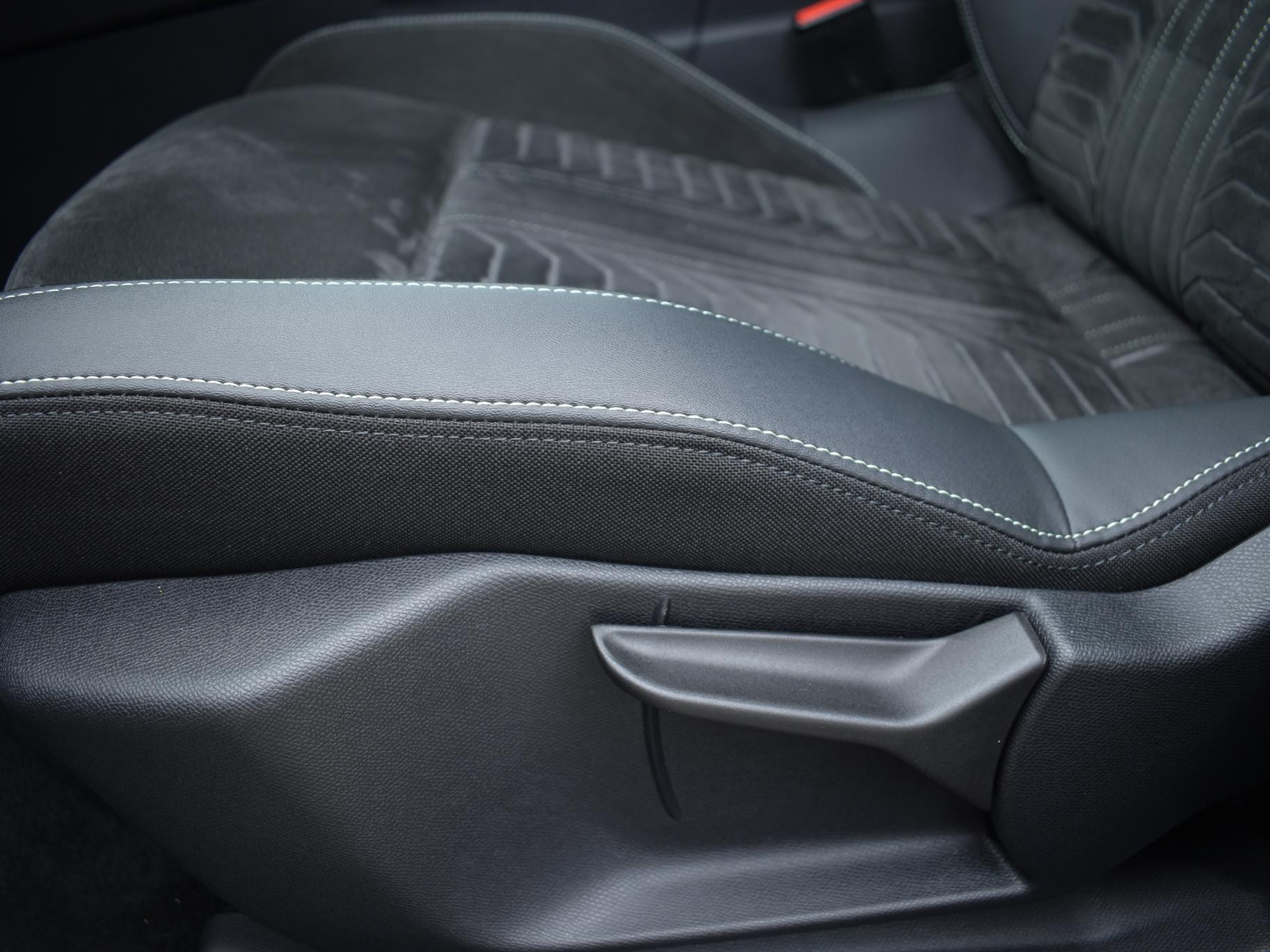 Hoofdafbeelding Peugeot e-3008