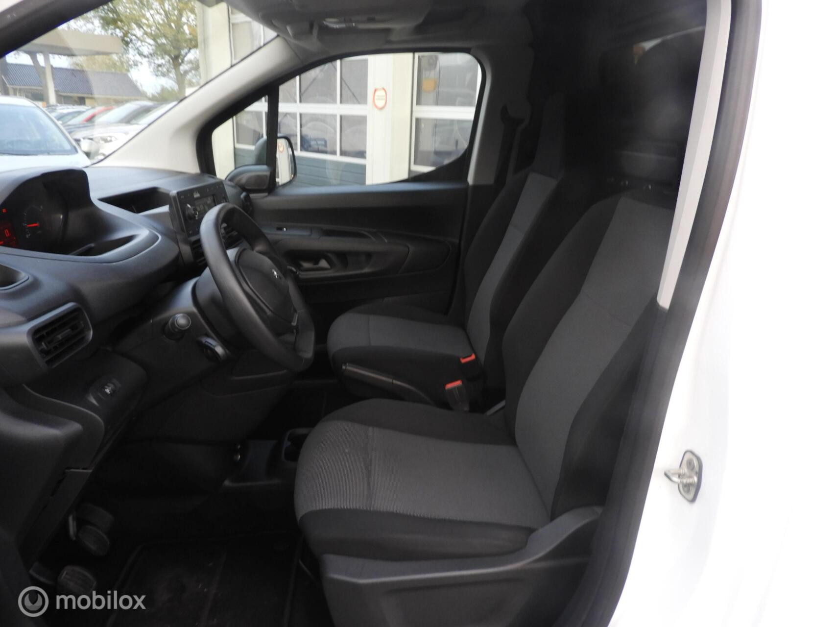 Hoofdafbeelding Peugeot Partner