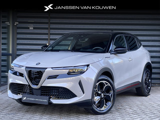 Hoofdafbeelding Alfa Romeo Junior Alfa Romeo Junior 1.2 Turbo 136pk eDCT6 Ibrida Speciale