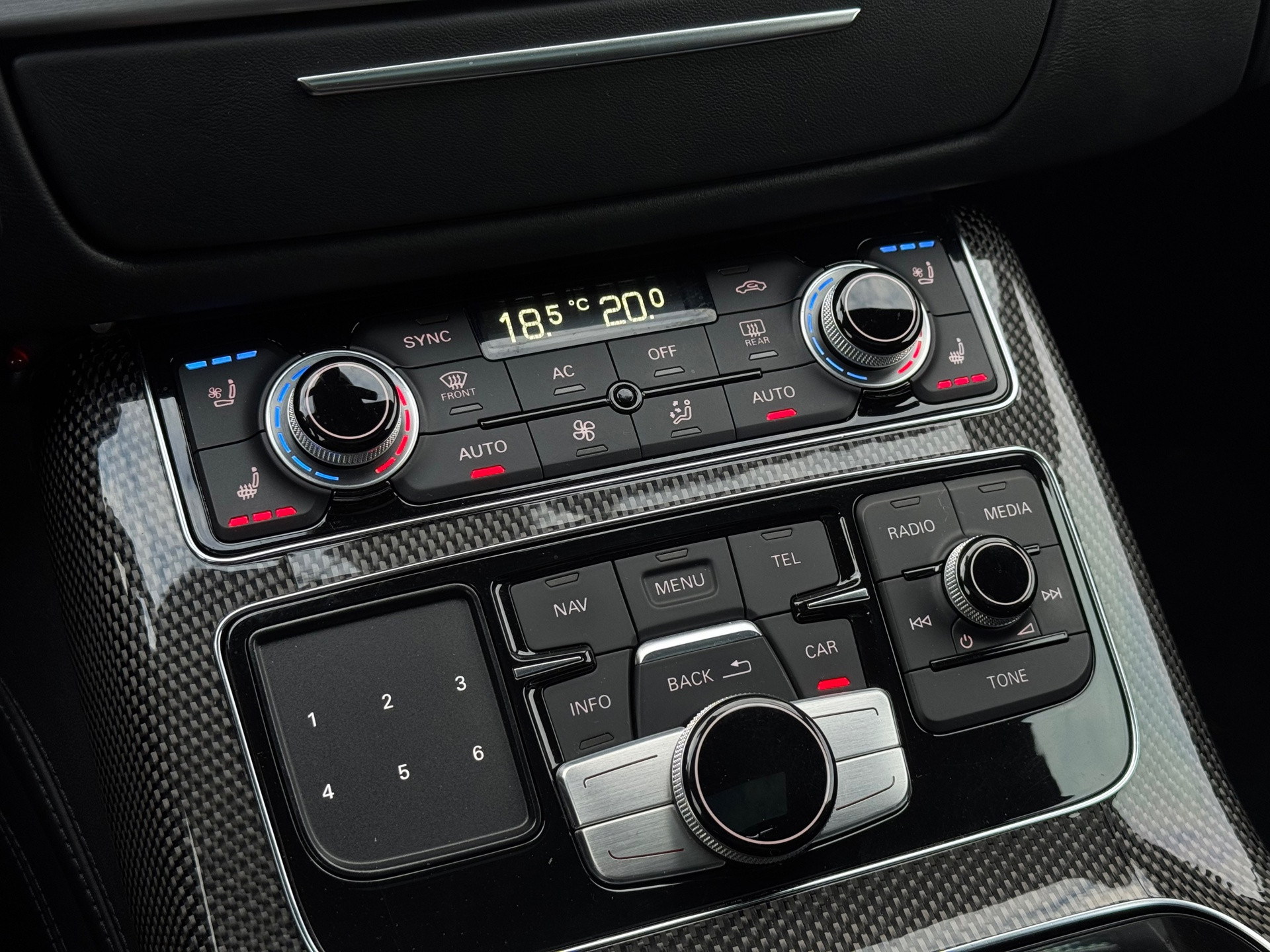 Hoofdafbeelding Audi A8