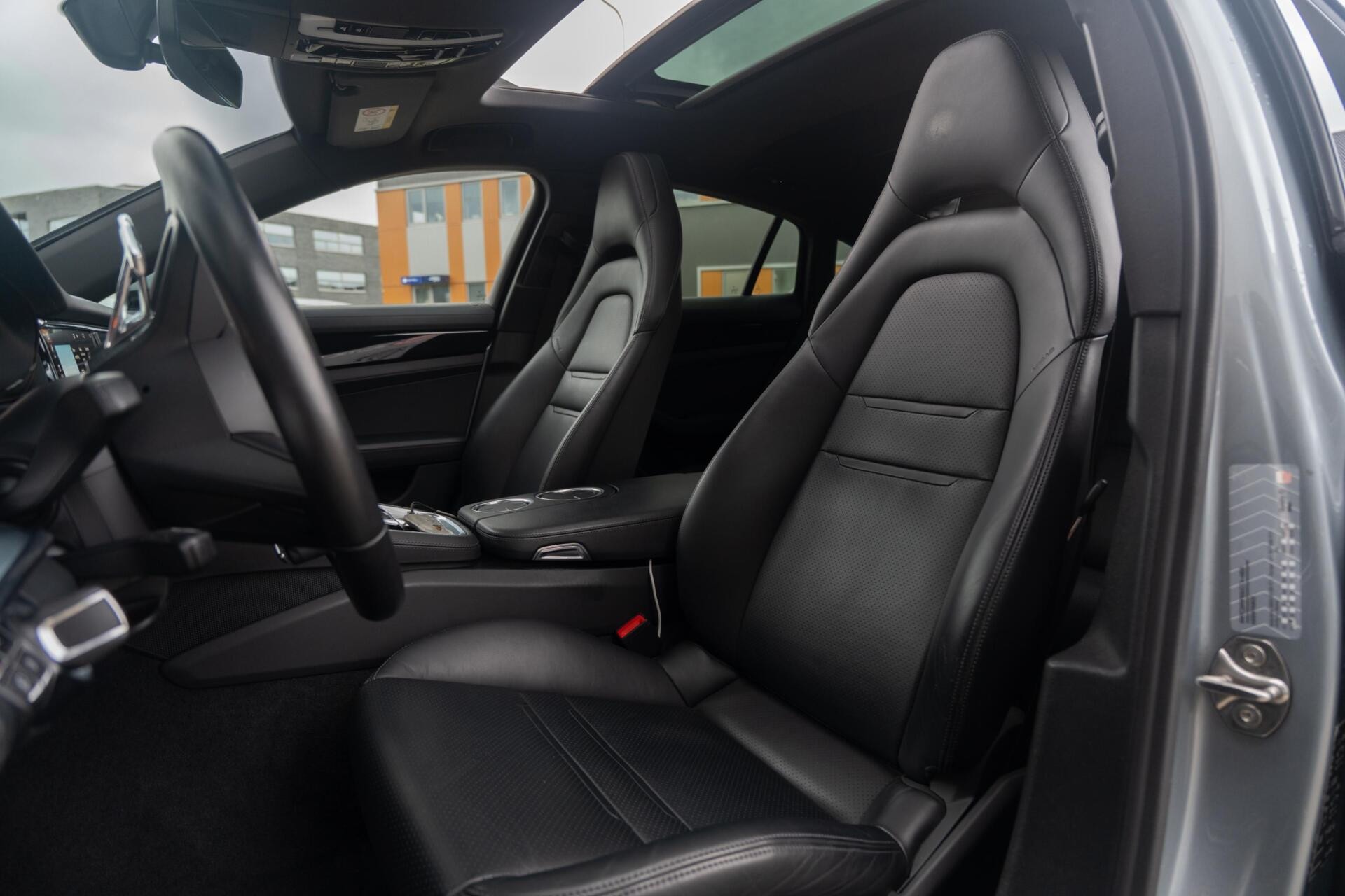 Hoofdafbeelding Porsche Panamera