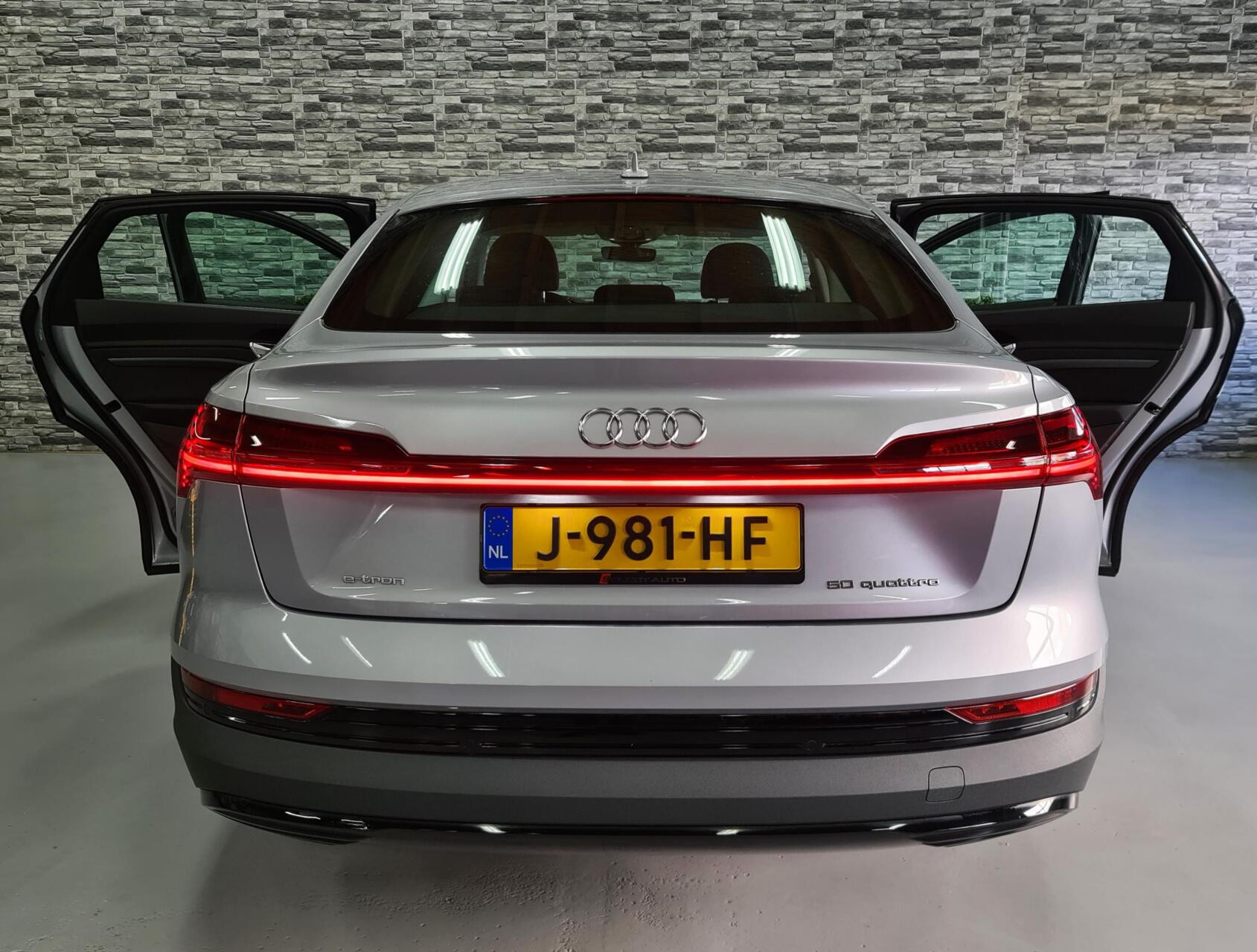 Hoofdafbeelding Audi e-tron