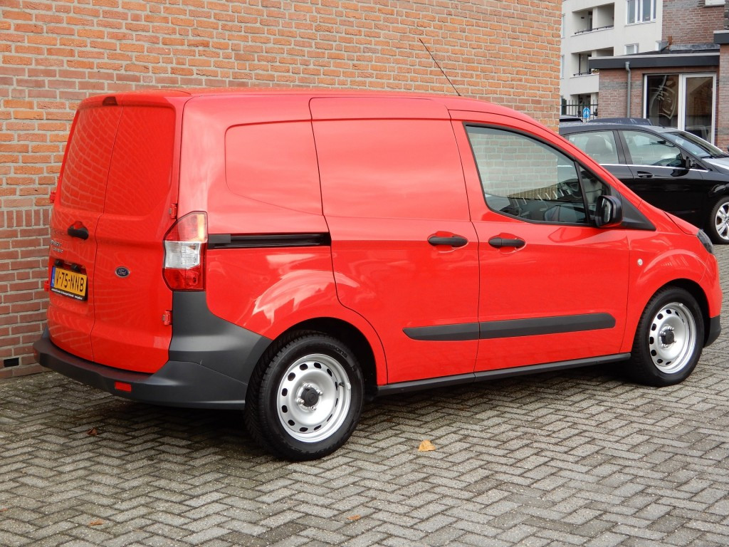 Hoofdafbeelding Ford Transit Courier