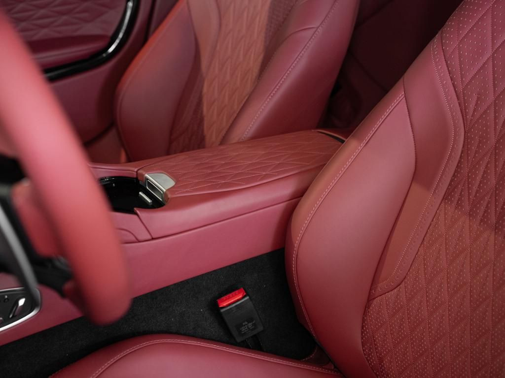 Aston Martin-DB12-image-27