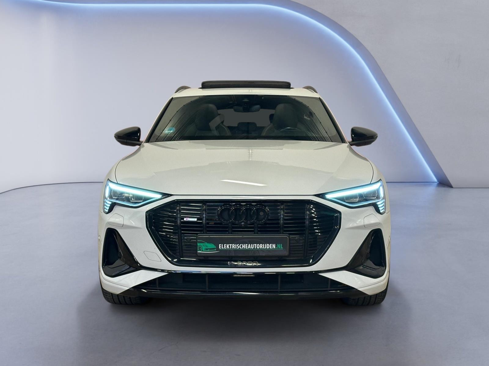 Hoofdafbeelding Audi e-tron
