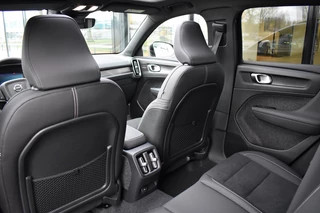 Volvo EX40 Volvo EX40 Twin Motor Ultra Black Edition 442pk/82kWh | Trekhaak | Pixel Le - afbeelding nr 14
