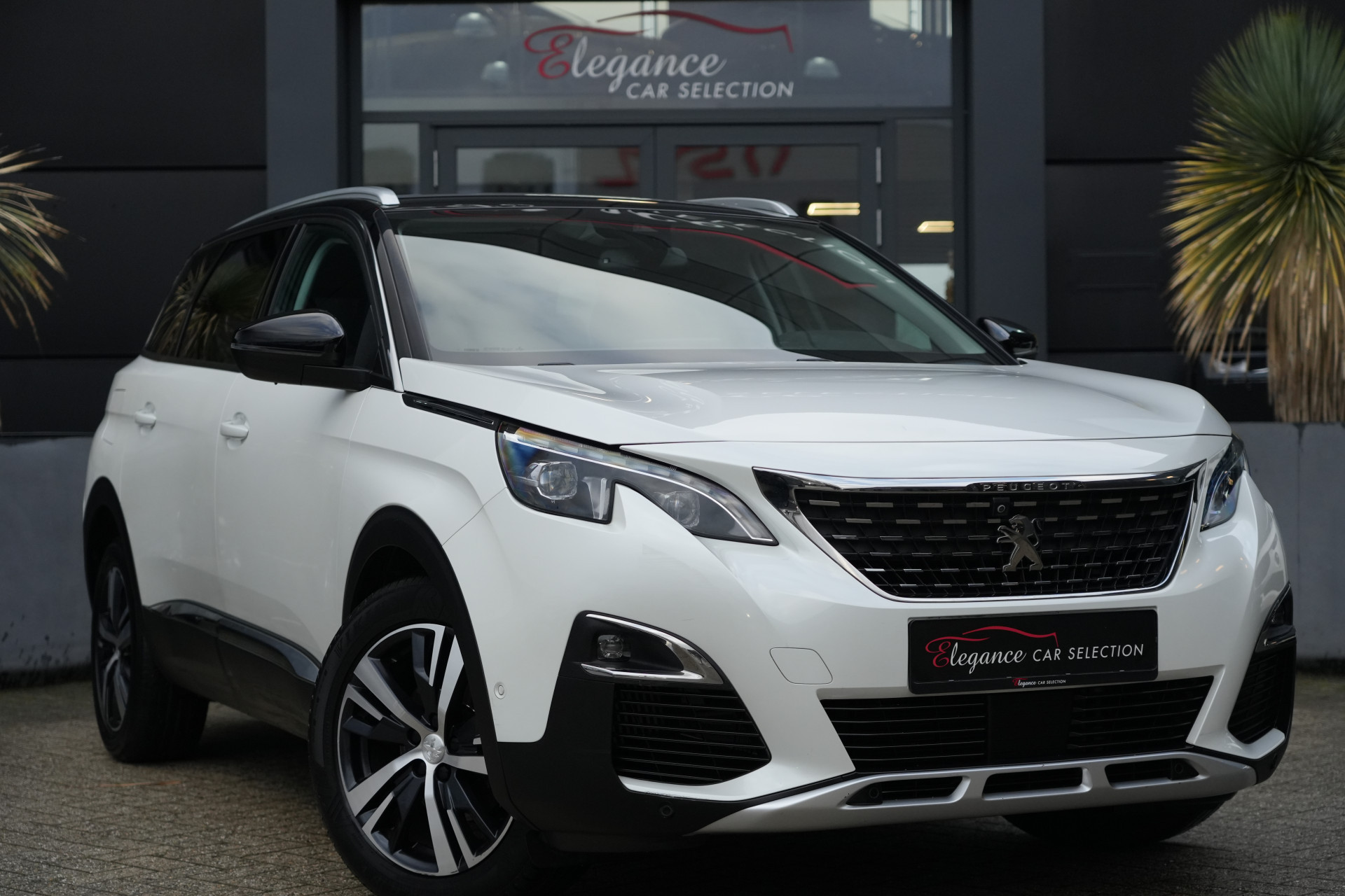 Hoofdafbeelding Peugeot 5008
