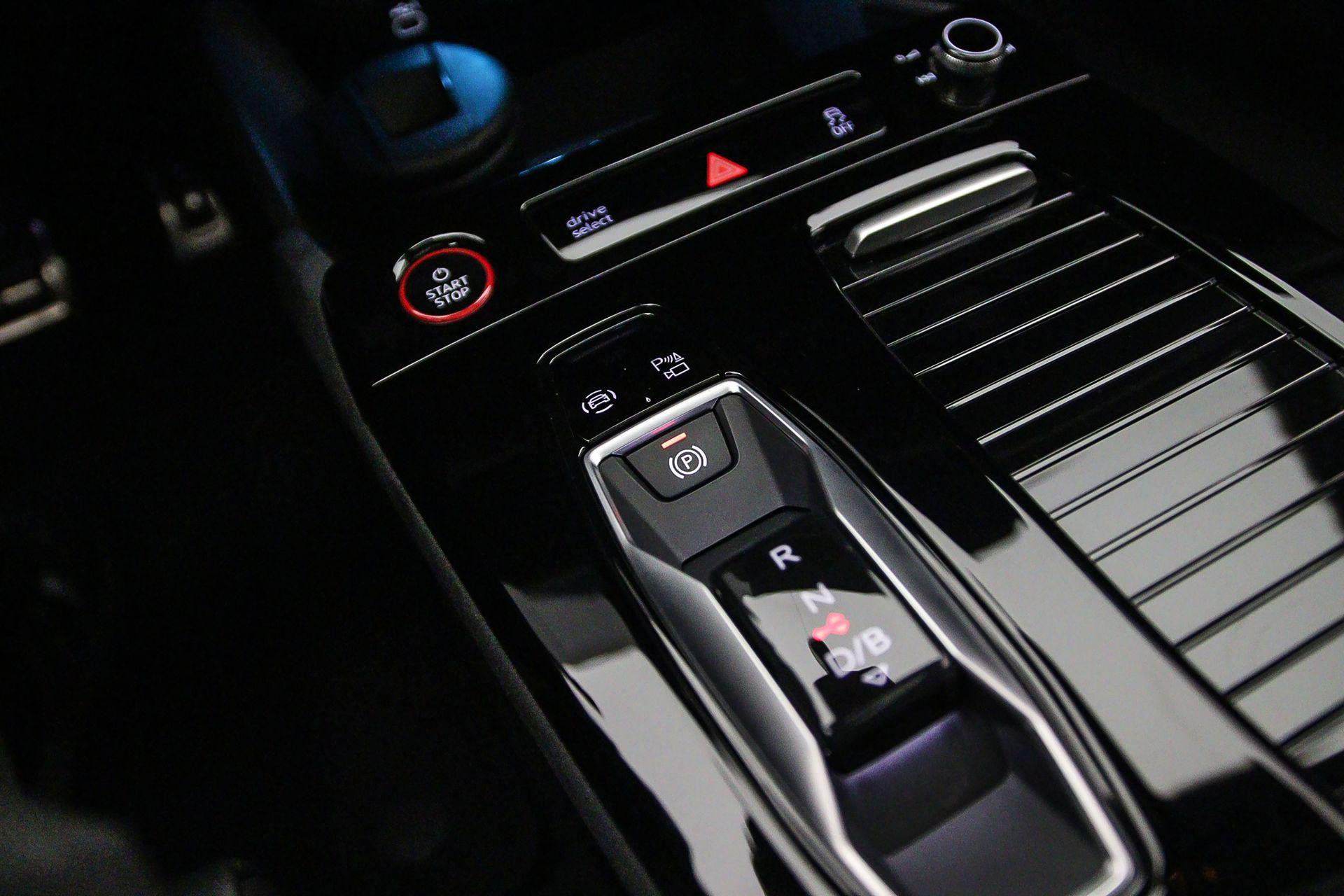 Hoofdafbeelding Audi SQ6