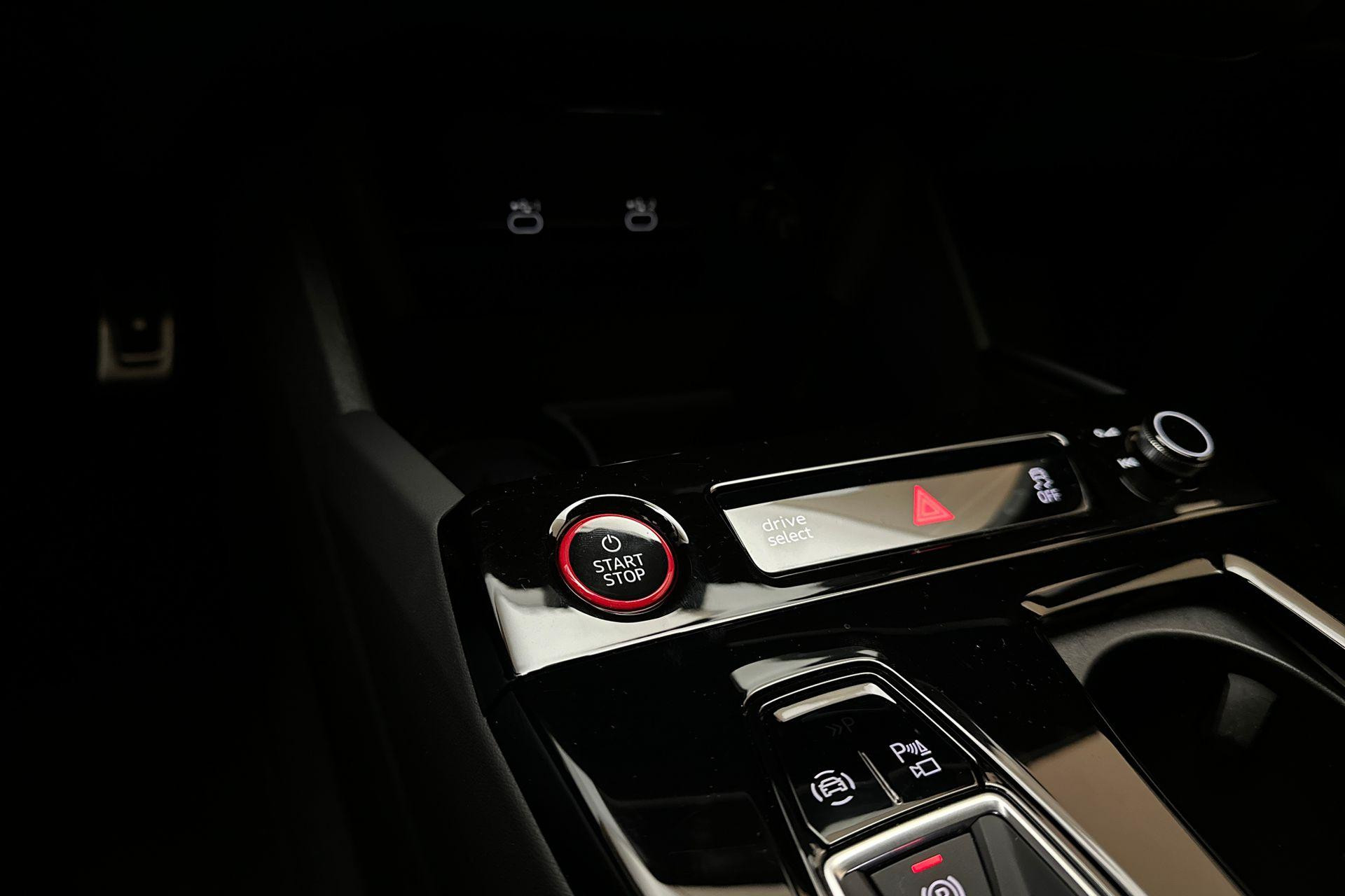 Hoofdafbeelding Audi S6 Avant e-tron