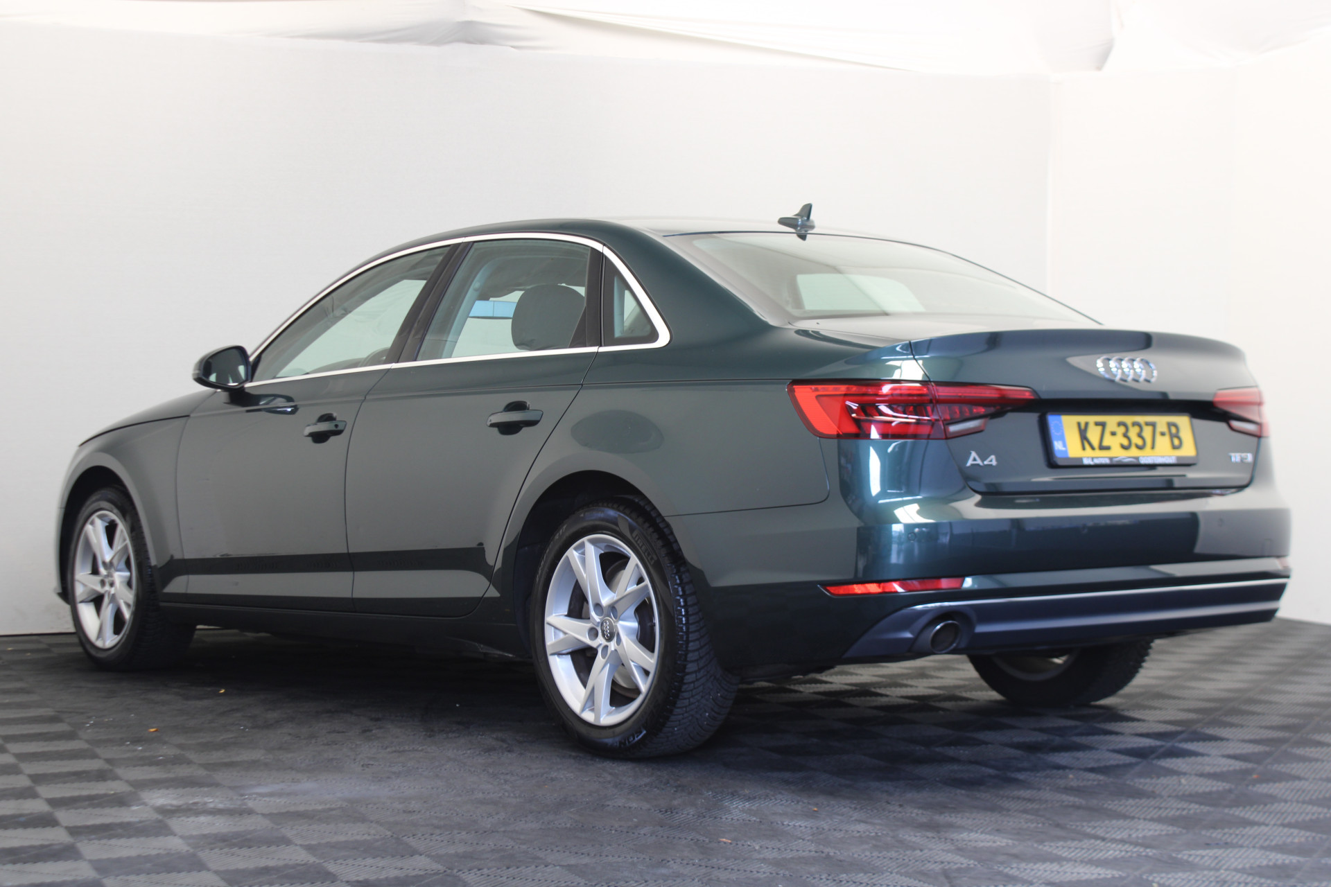 Hoofdafbeelding Audi A4