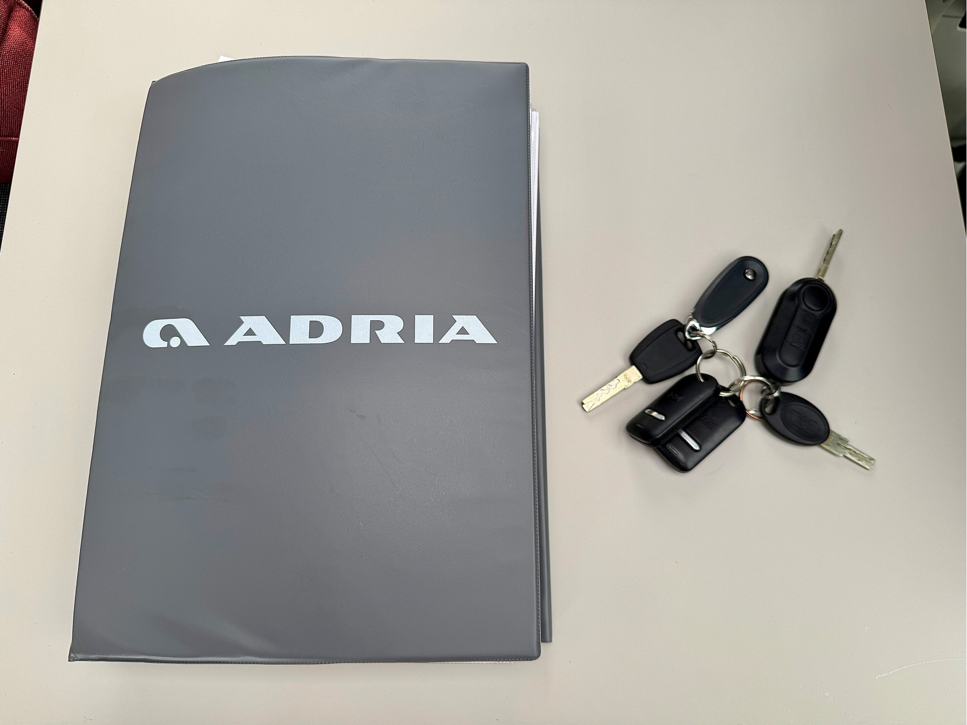 Hoofdafbeelding Adria CORAL 670 SL