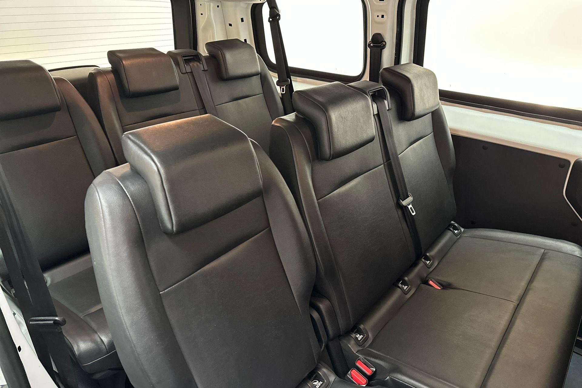 Hoofdafbeelding Peugeot Traveller