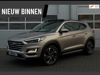 Hyundai Tucson 1.6 T-GDI PREMIUM / TREKHAAK / CARPLAY / PANO / 360 CAMERA / DODEHOEK / STOELVERKOELING + VERW / ELEK STOELEN /