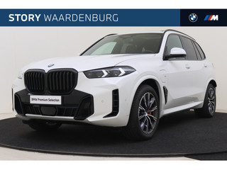 BMW X5 xDrive50e High Executive M Sport Automaat / Panoramadak / Trekhaak / Soft-Close-Automatic / Comfort Access / Adaptieve LED / Parking Assistant Professional / Harman Kardon / Gesture Control