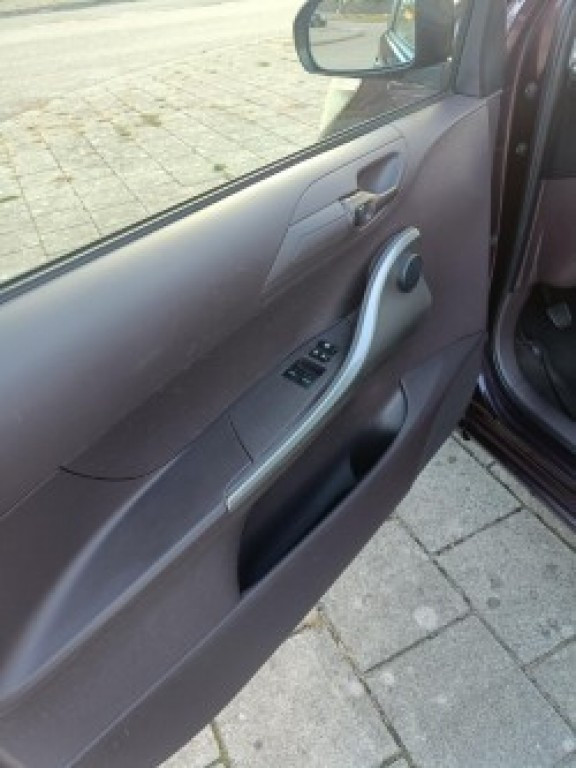 Hoofdafbeelding Toyota iQ