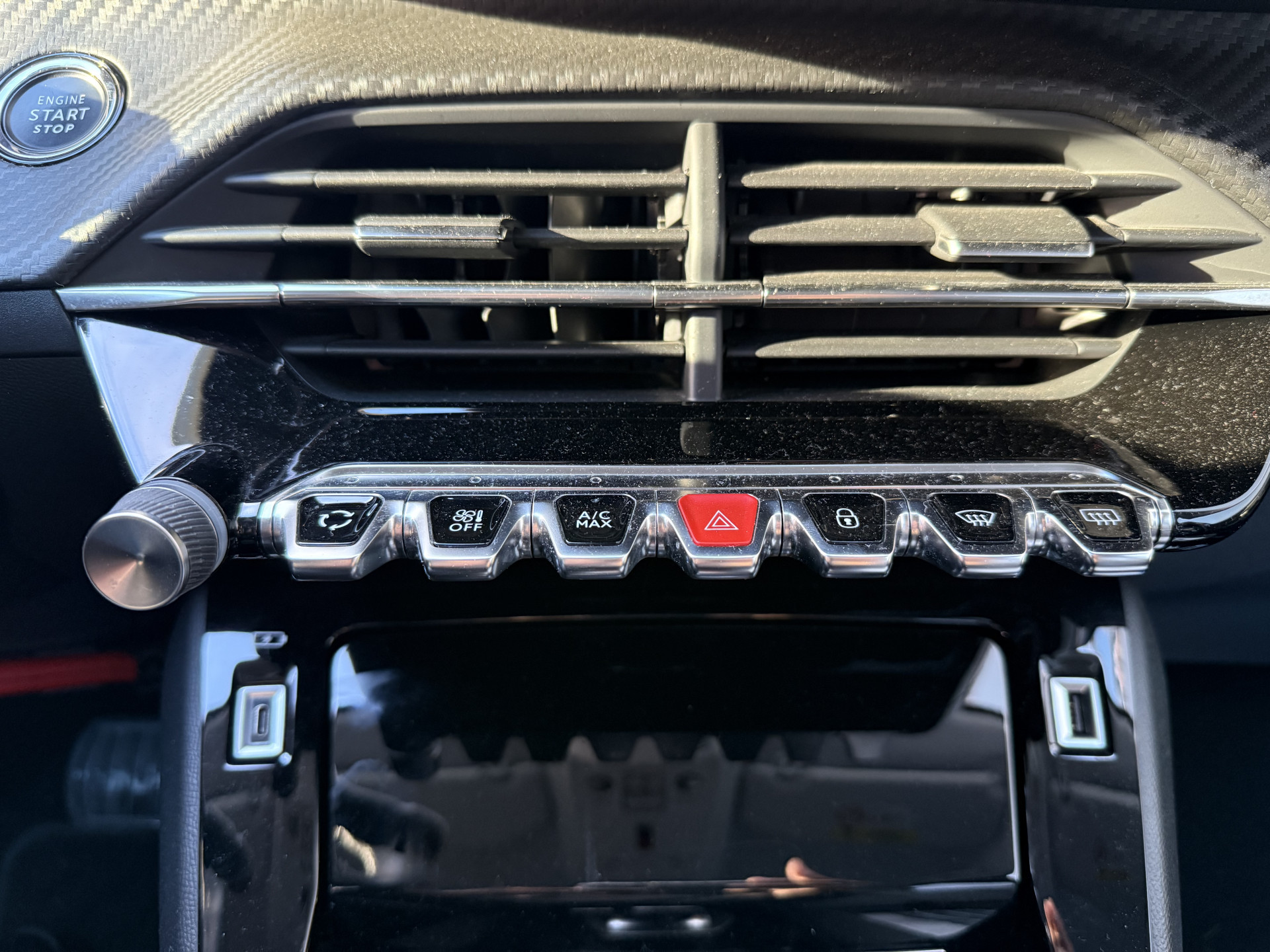 Hoofdafbeelding Peugeot e-208