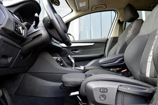 BMW 2 Serie BMW 2 Serie Active Tourer 220i Executive Edition Rijklaarprijs-Garantie 1e Eigenaar Navigatie Led Sport Interieur Head-Up - afbeelding nr 12