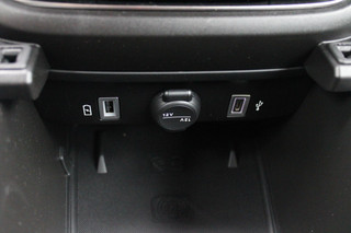 Jeep Avenger Jeep Avenger LONGTITUDE 156PK 54 kWh | NAVIGATIE | DRAADLOZE APPLE CARPLAY/ANDROID AUTO | KEYLESS ENTRY/START | CRUISE CONTROL | PARKEERSENSOREN ACHTER | DAB+ RADIO | CLIMATE CONTROL | DRAADLOZE TELEFOONLADER | LED KOPLAMPEN | - afbeelding nr 31