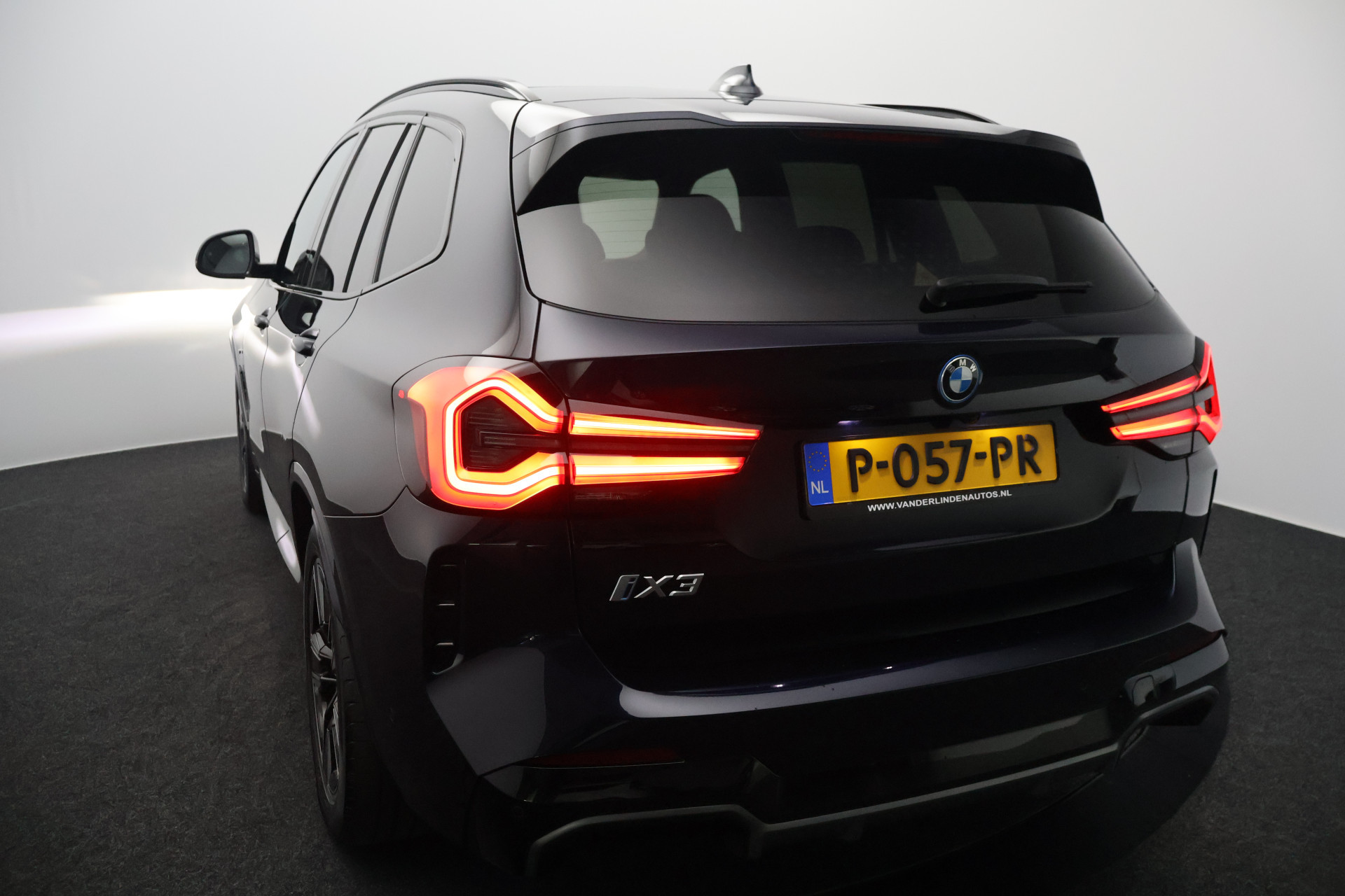 Hoofdafbeelding BMW iX3