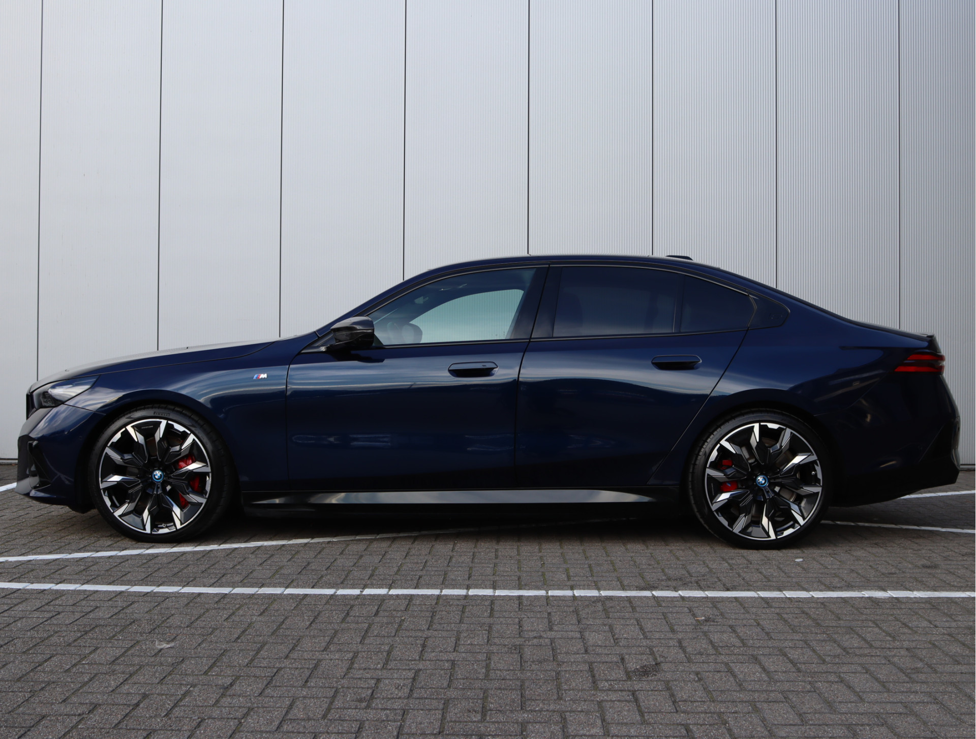 Hoofdafbeelding BMW i5