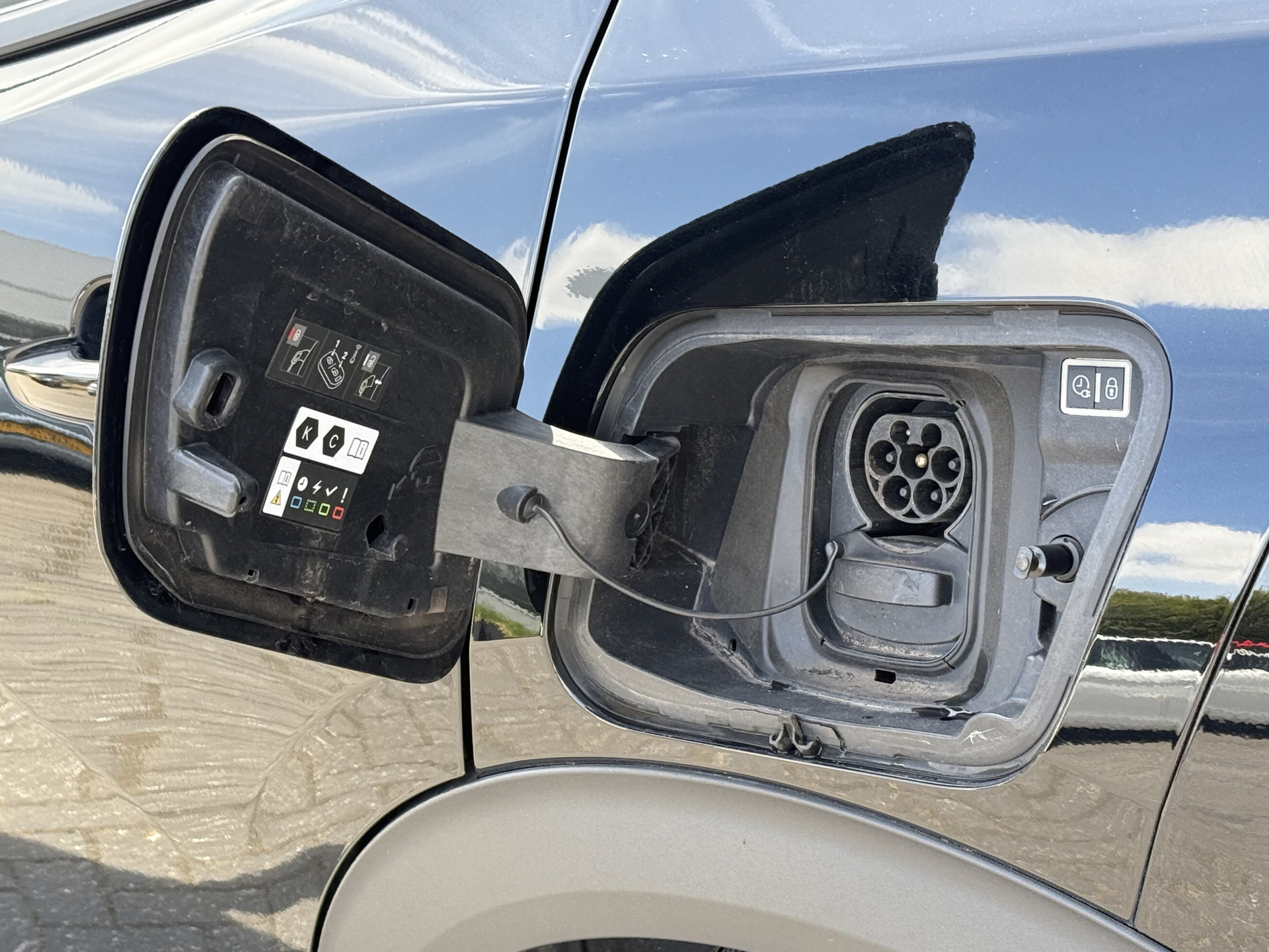 Hoofdafbeelding Peugeot e-2008