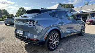 Ford Mustang Mach-E Ford Mustang Mach-E 98kWh 487 pk AWD GT Extended 486pk | Panoramadak | Vapor blue | Garantie tot  27-02-2028 of 100.000 KM - afbeelding nr 3
