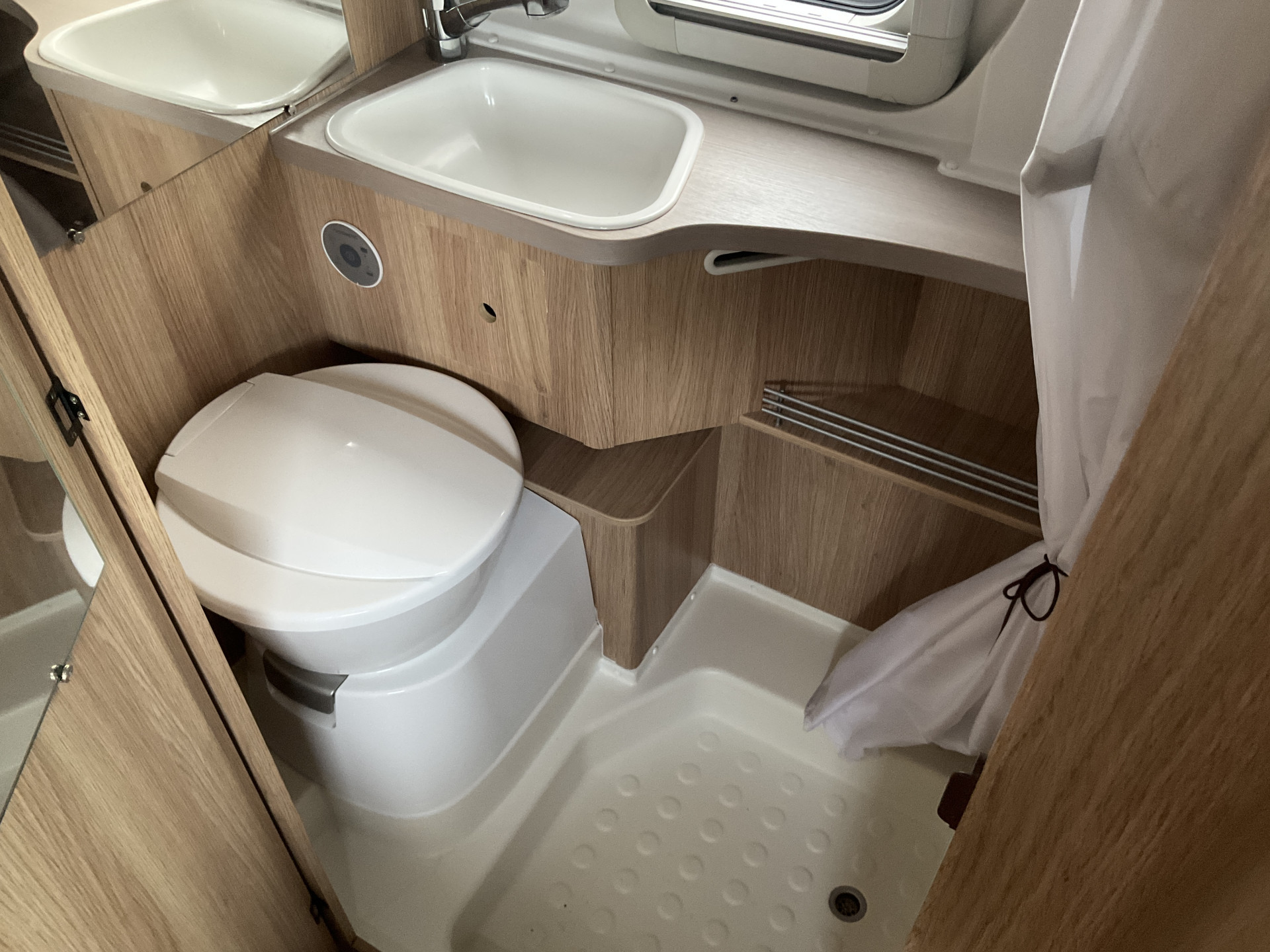 Hoofdafbeelding Knaus R07