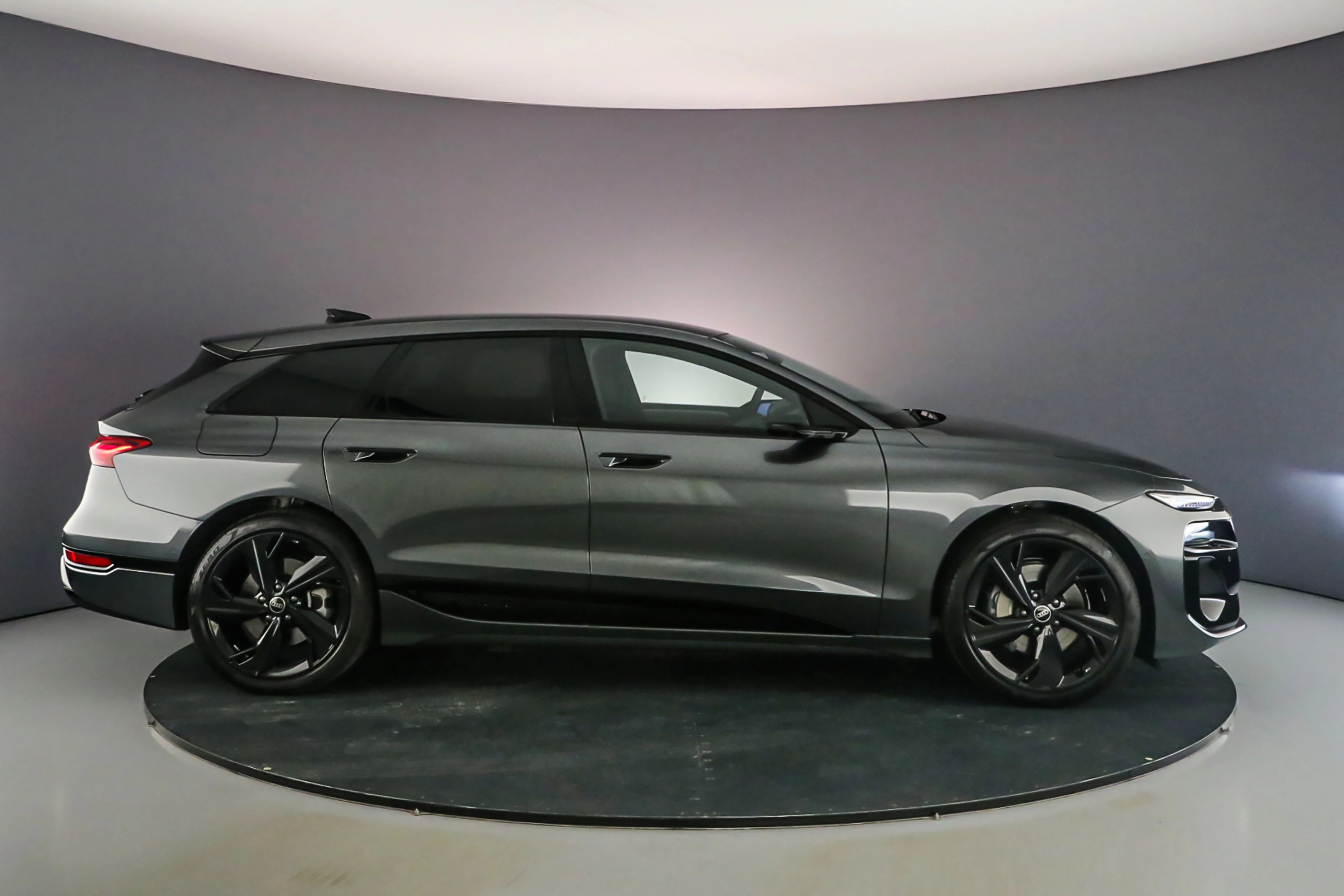 Hoofdafbeelding Audi A6 Avant e-tron