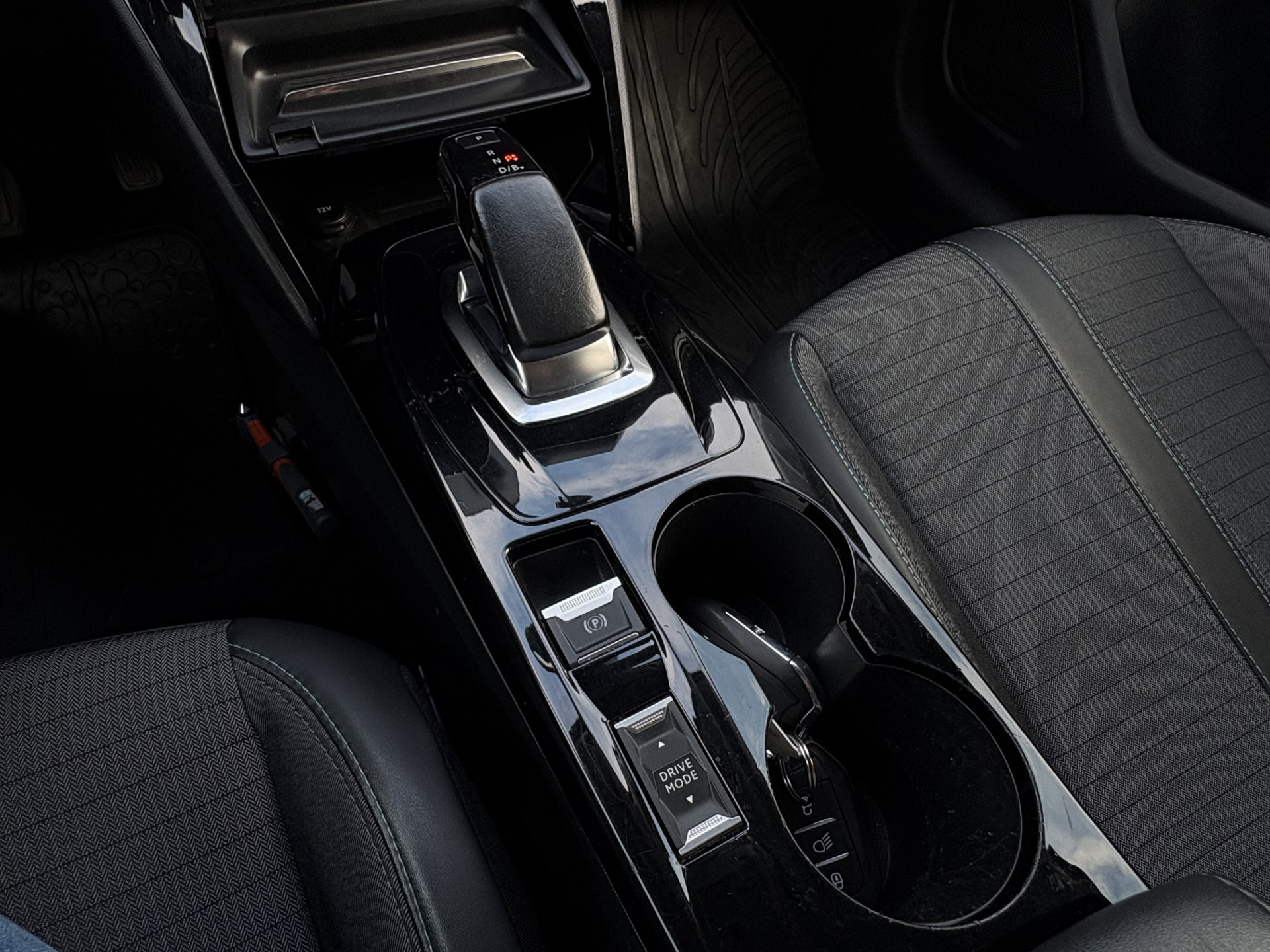 Hoofdafbeelding Peugeot e-208