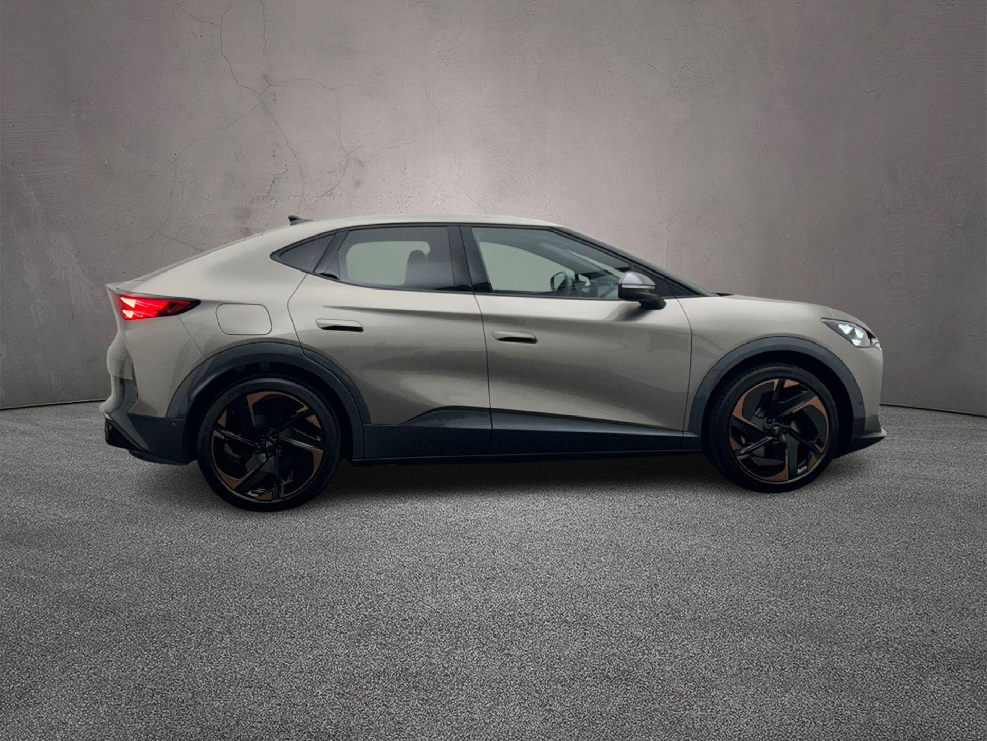 Hoofdafbeelding CUPRA Tavascan