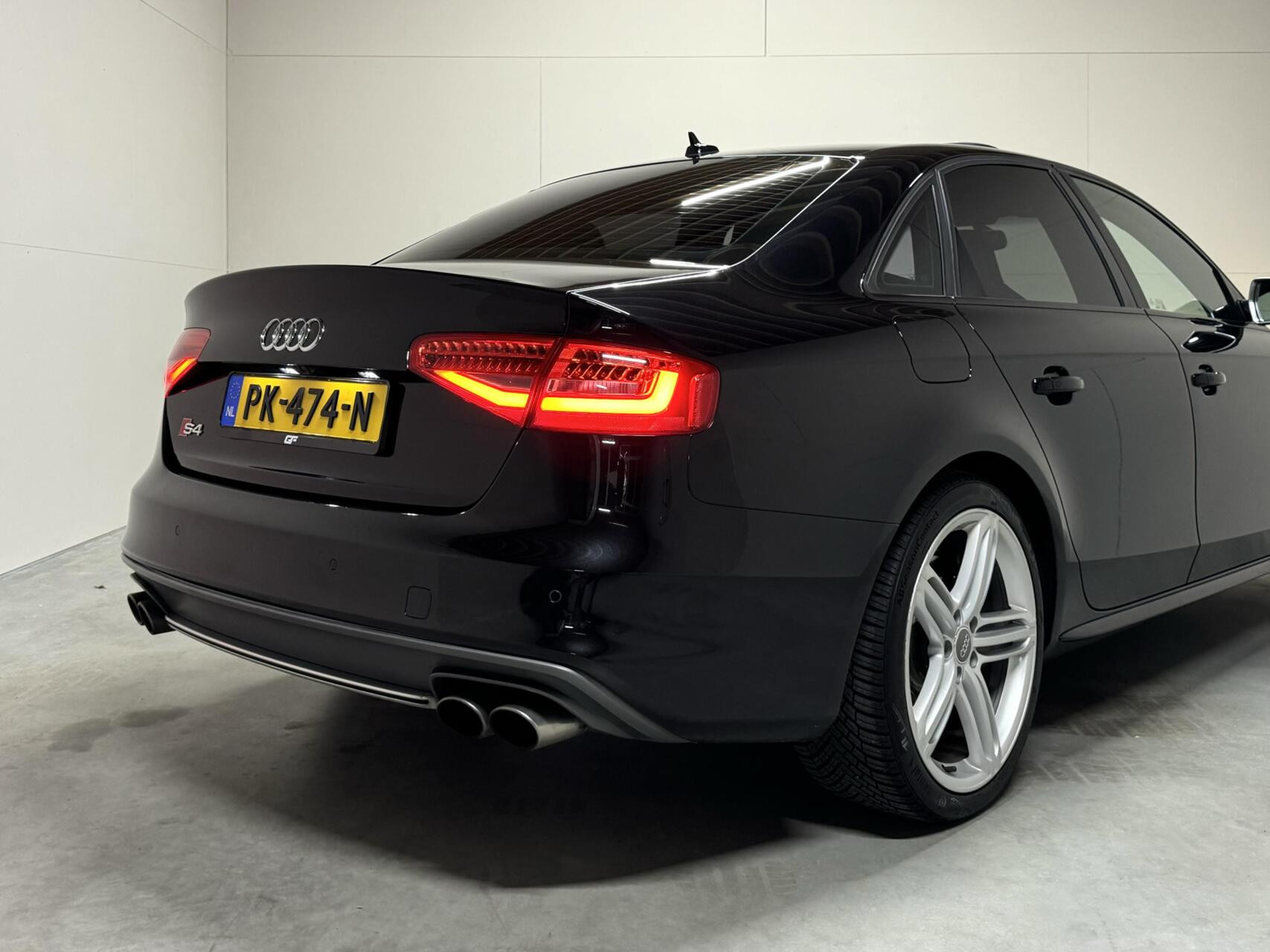 Hoofdafbeelding Audi S4