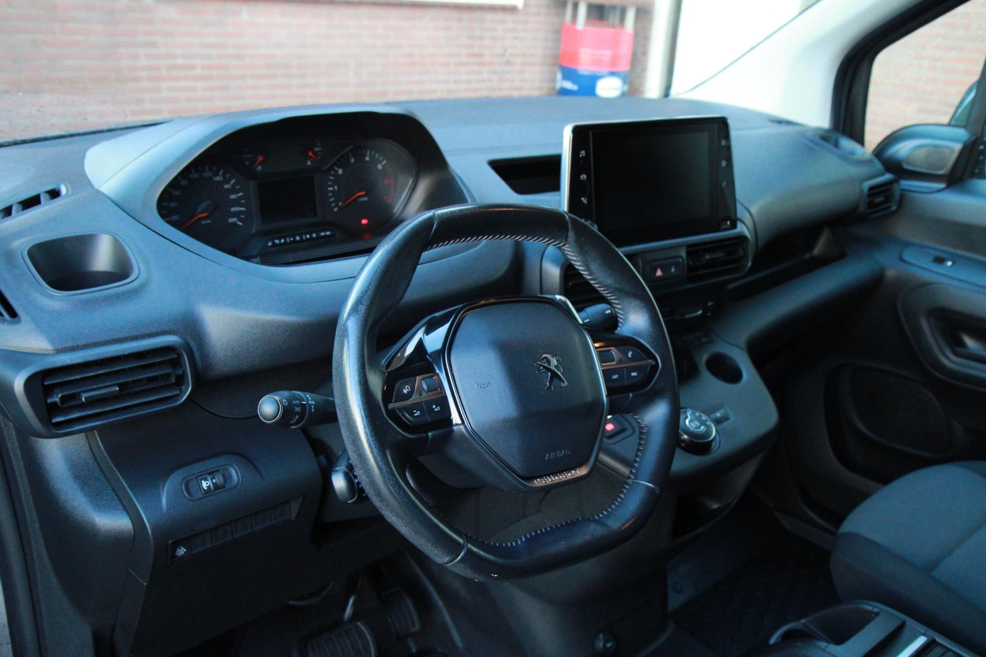 Hoofdafbeelding Peugeot Partner