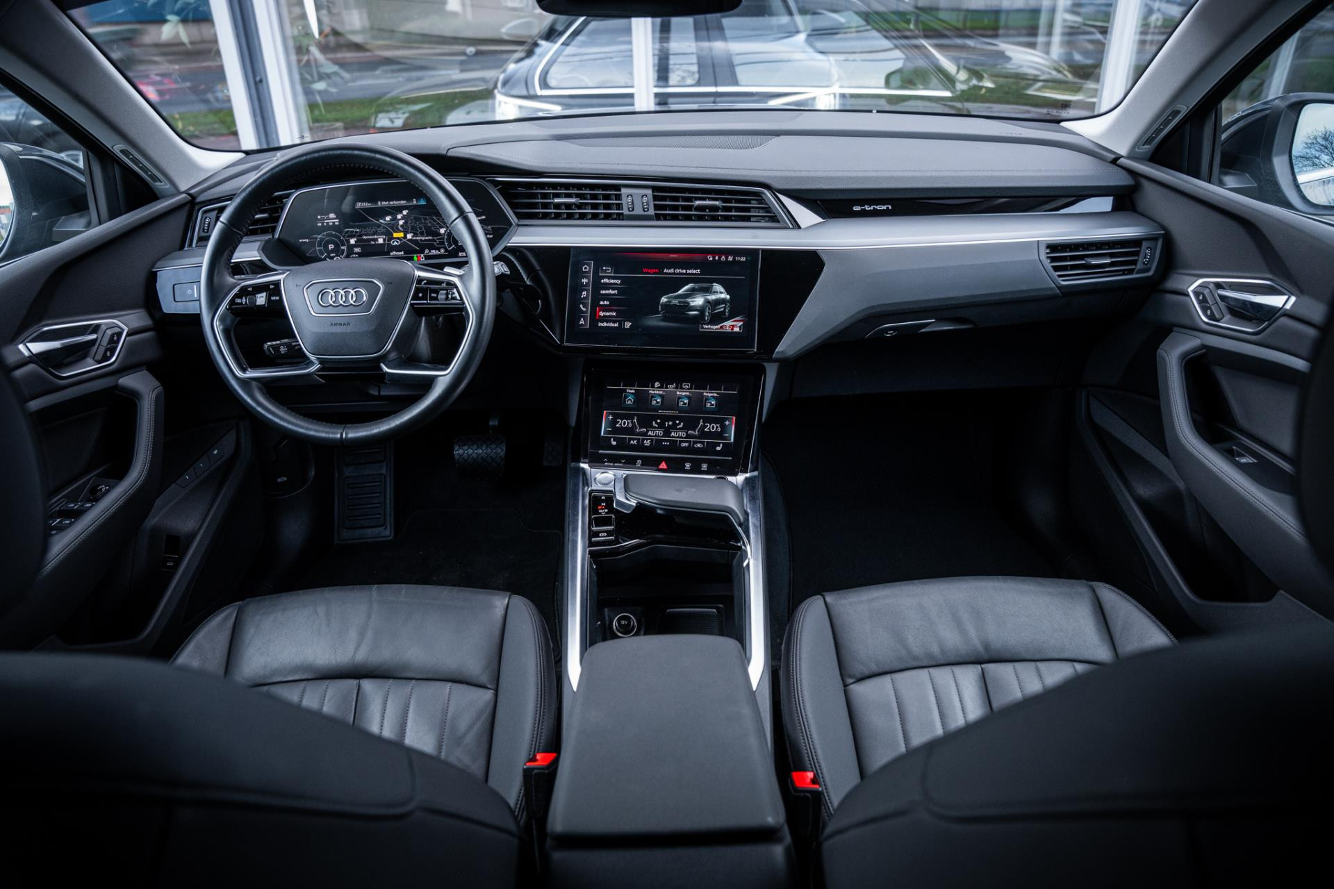 Hoofdafbeelding Audi e-tron