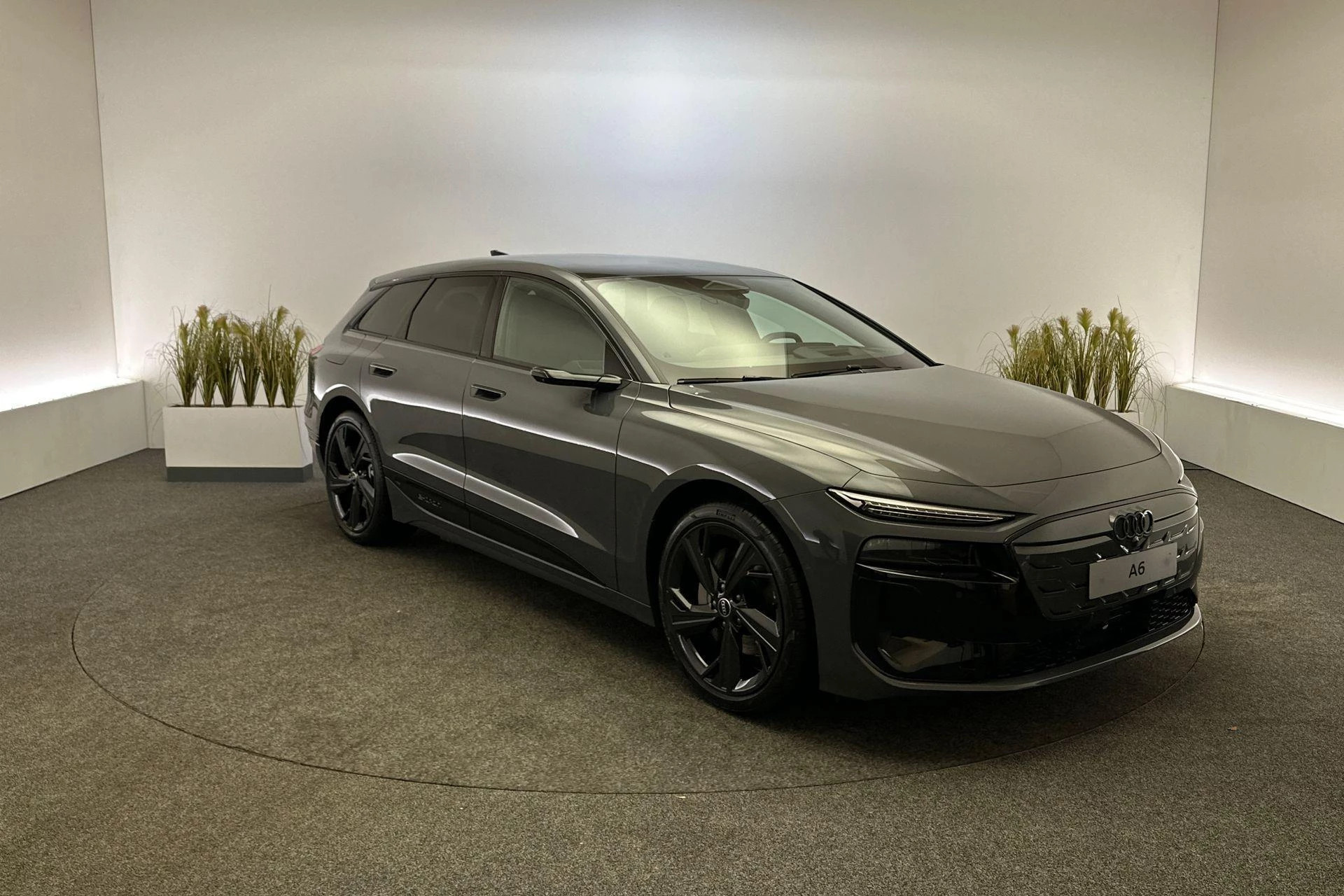 Hoofdafbeelding Audi A6 Avant e-tron