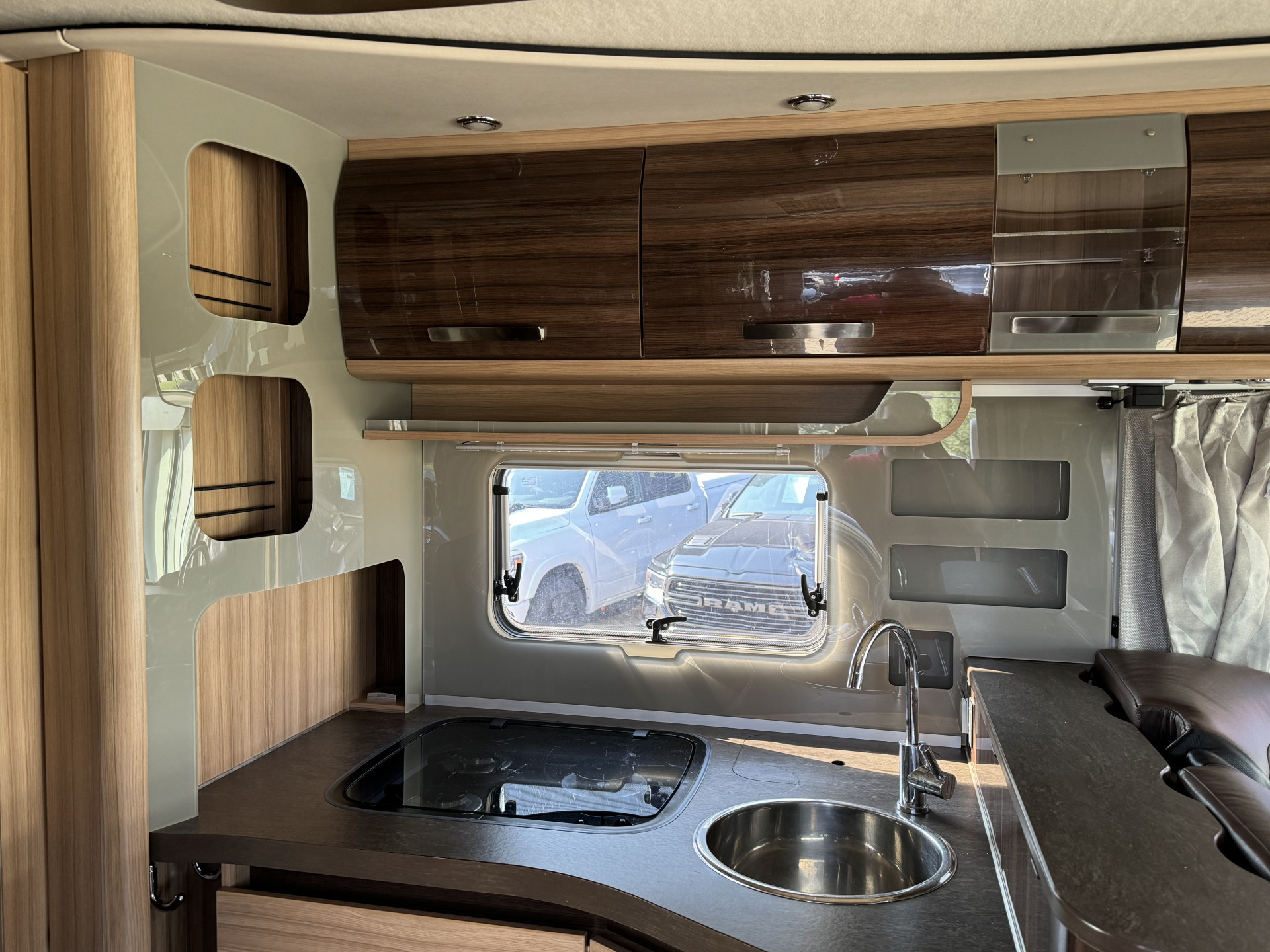 Hoofdafbeelding Knaus R03