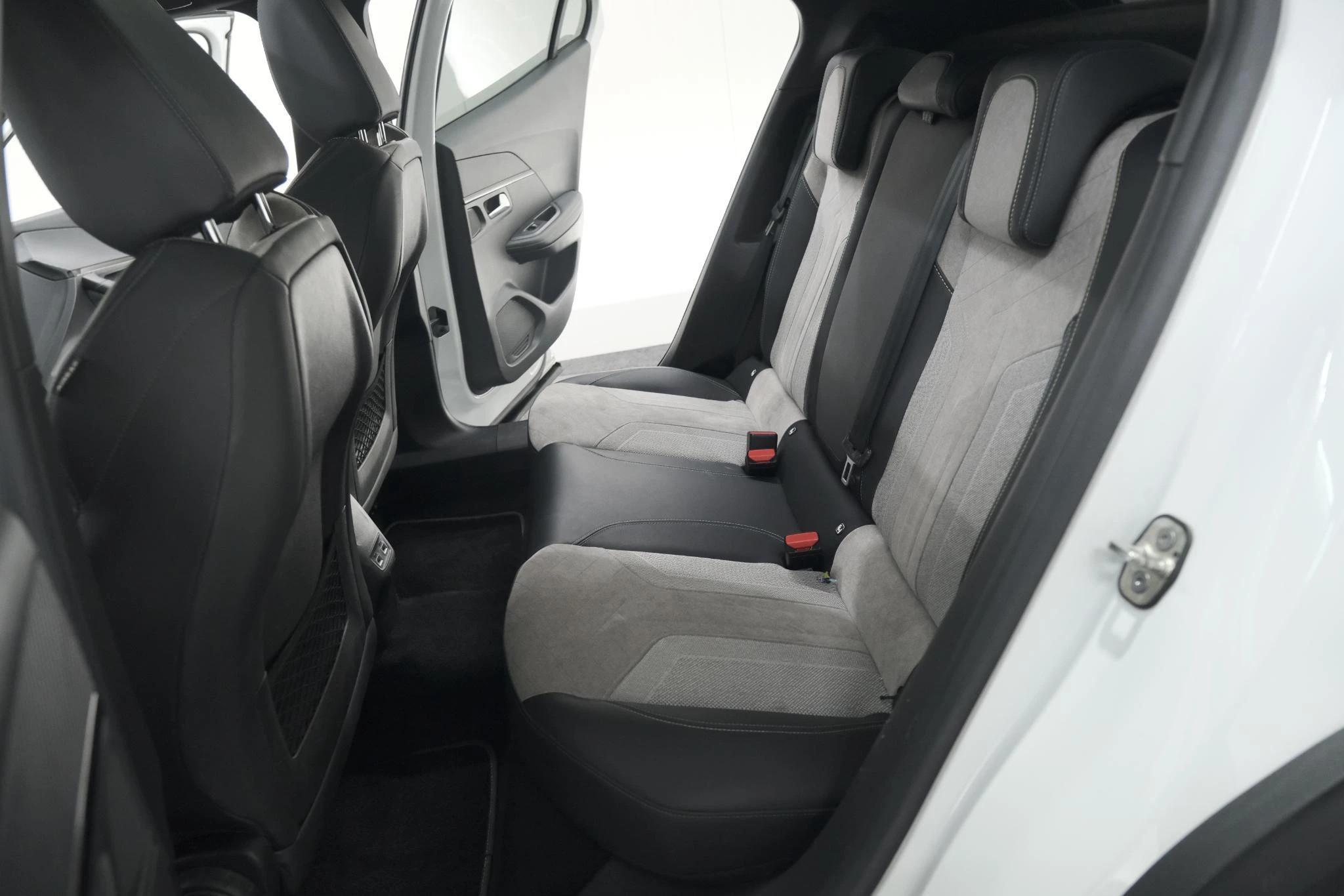 Hoofdafbeelding Peugeot e-2008