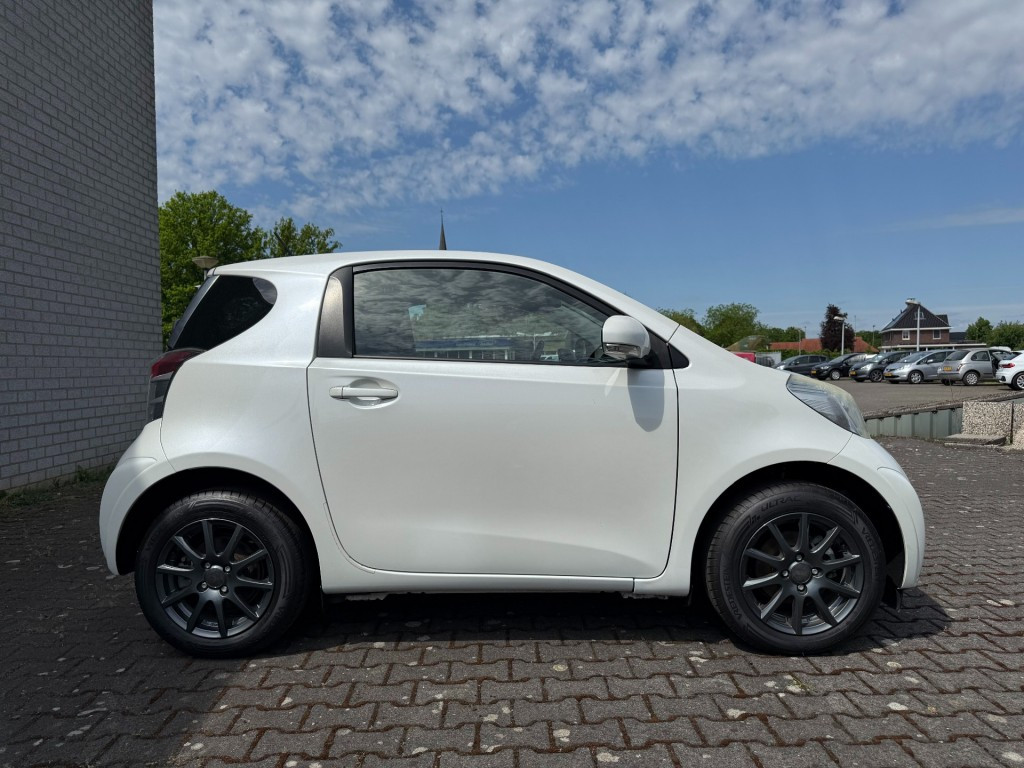 Hoofdafbeelding Toyota iQ